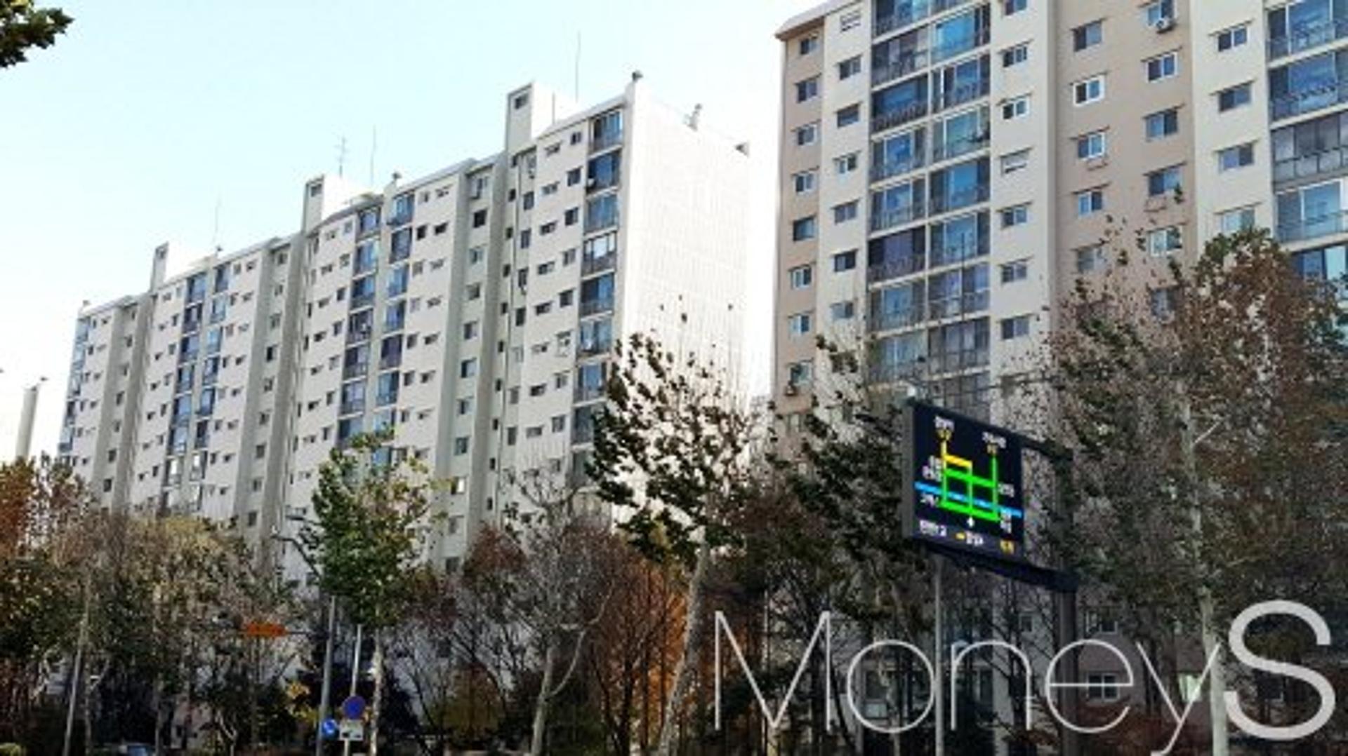 분양보증 중단에 서울 매매가 상승폭 하락… 정부 대책 발표 앞두고 시장 꽁꽁
