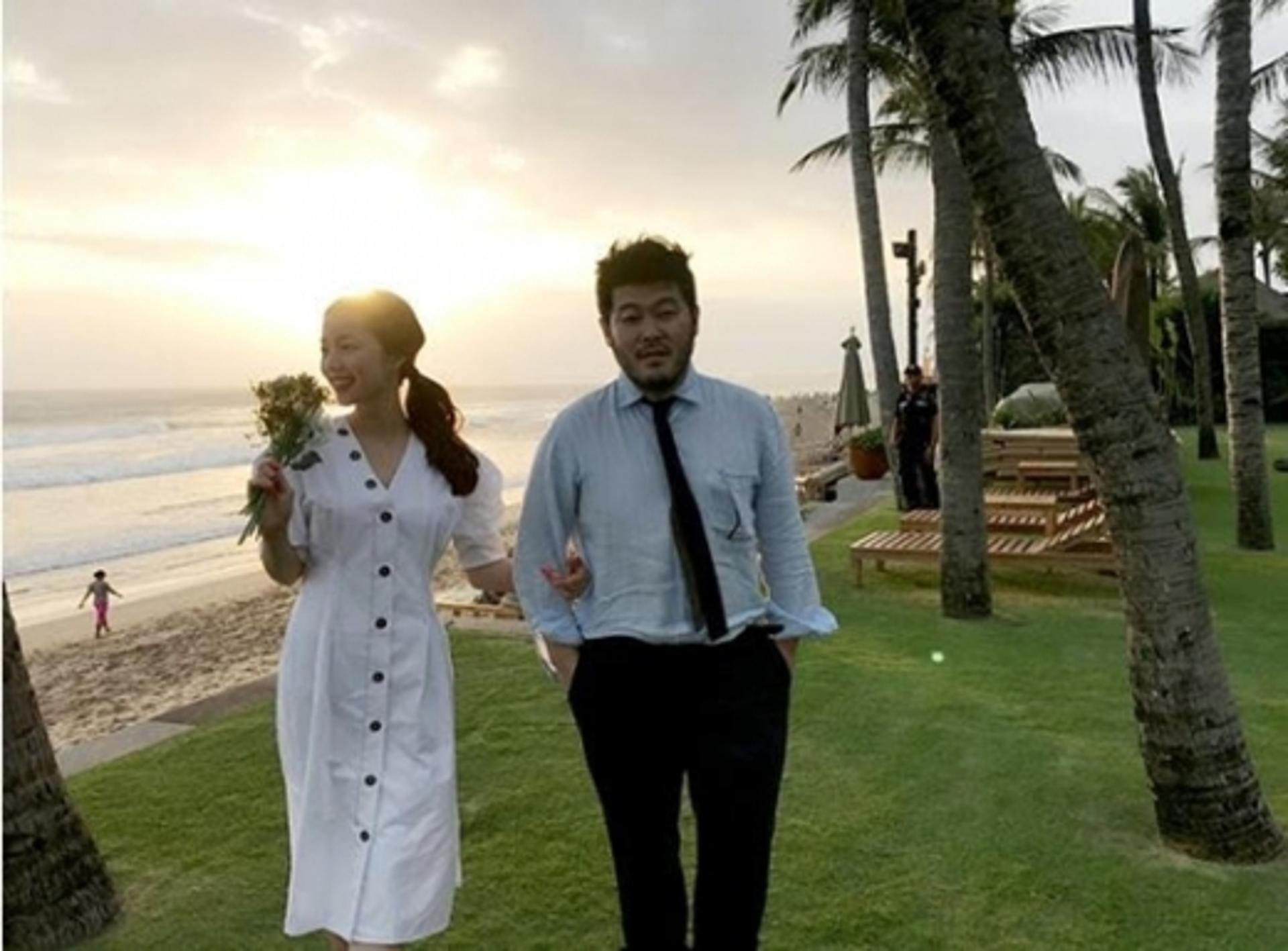 '9월의 품절남' 김기방, 4살 연하 사업가 김희경 부대표와 결혼(전문)