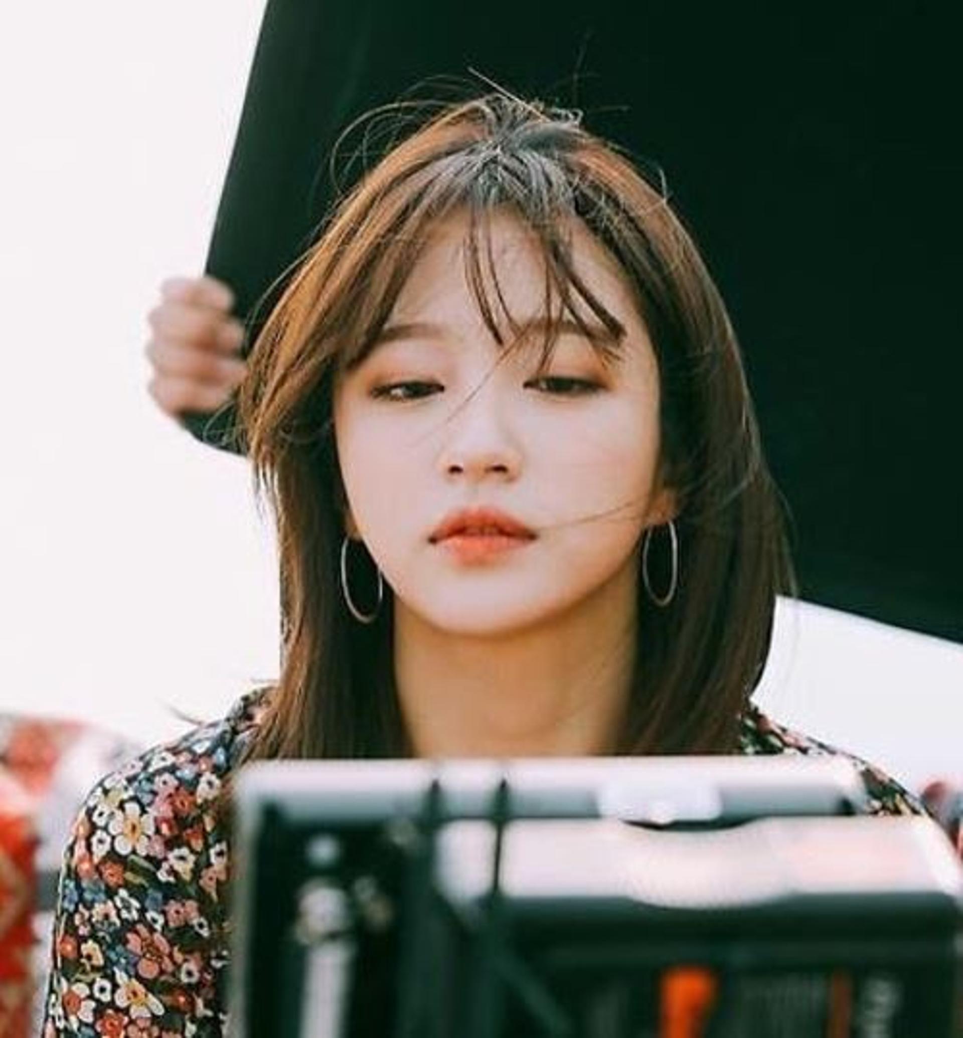 "멍 때려도 빛나는 미모"… 하니, 청순+섹시의 정석