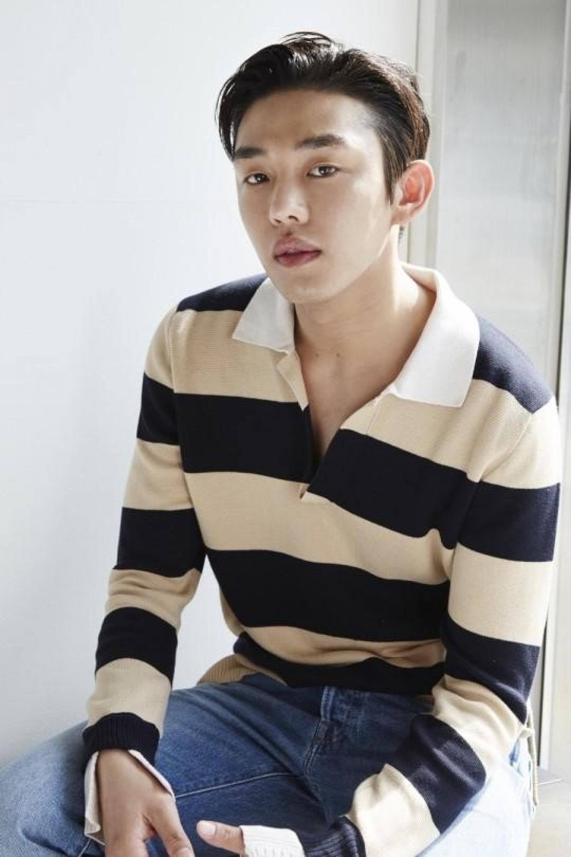 유아인, 김주혁 빈소 찾아 조문… "제 진심 전해지길 바라"