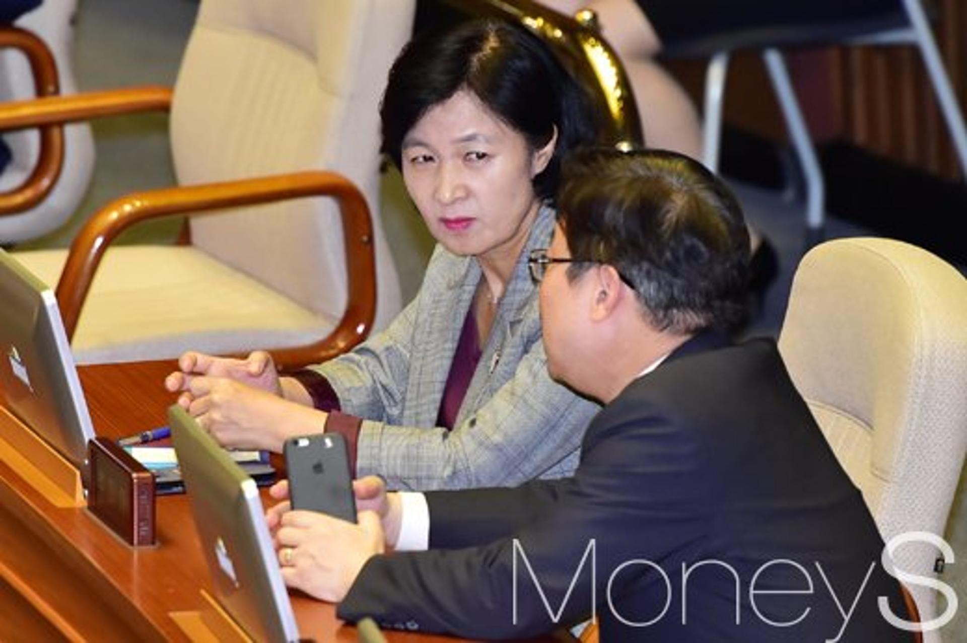 제천 화재, 추미애 "불 끄는 데만 집중, 현장관리 없는 미숙한 소방행정"