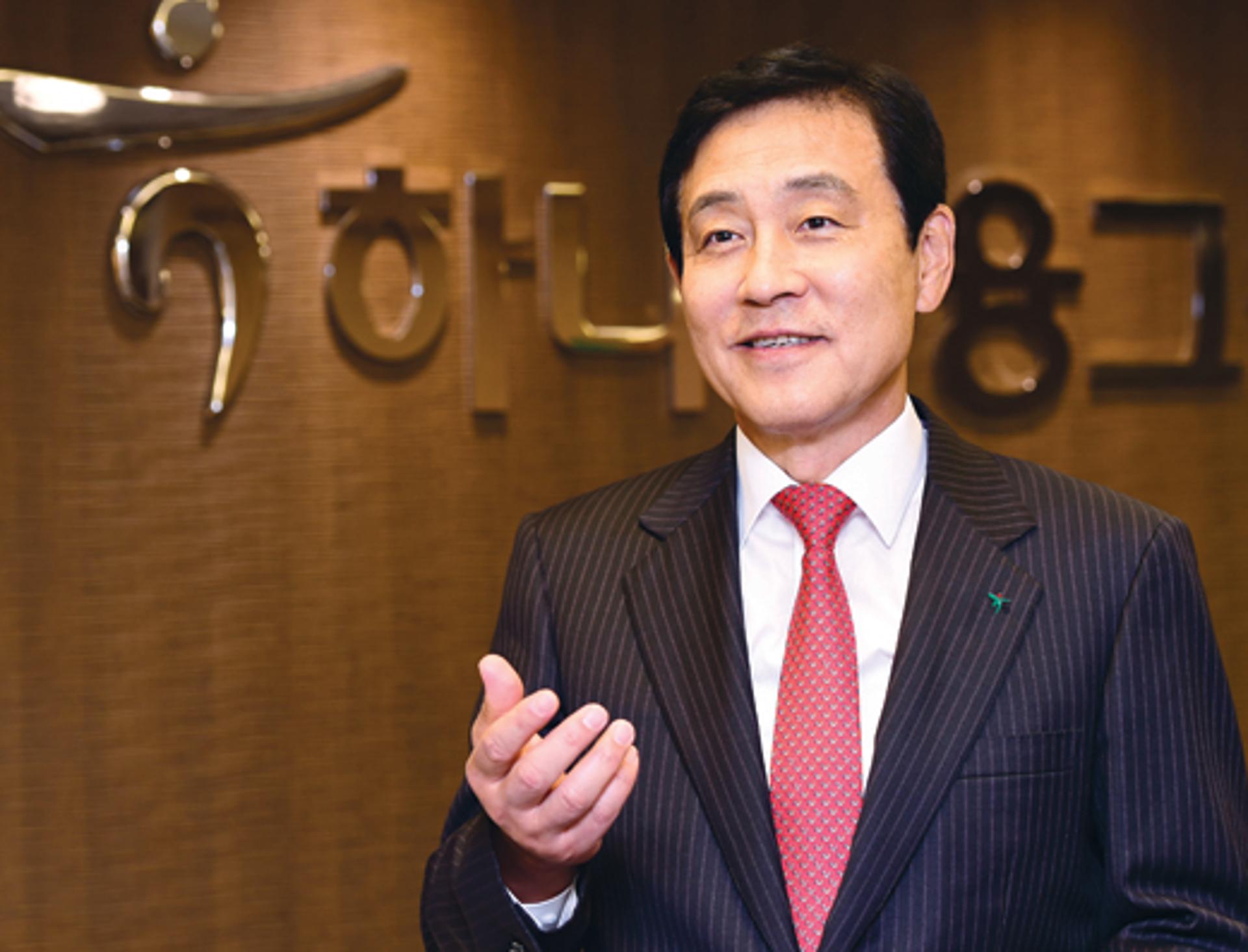 [CEO] 축하보다 숙제 받은 '3연임'