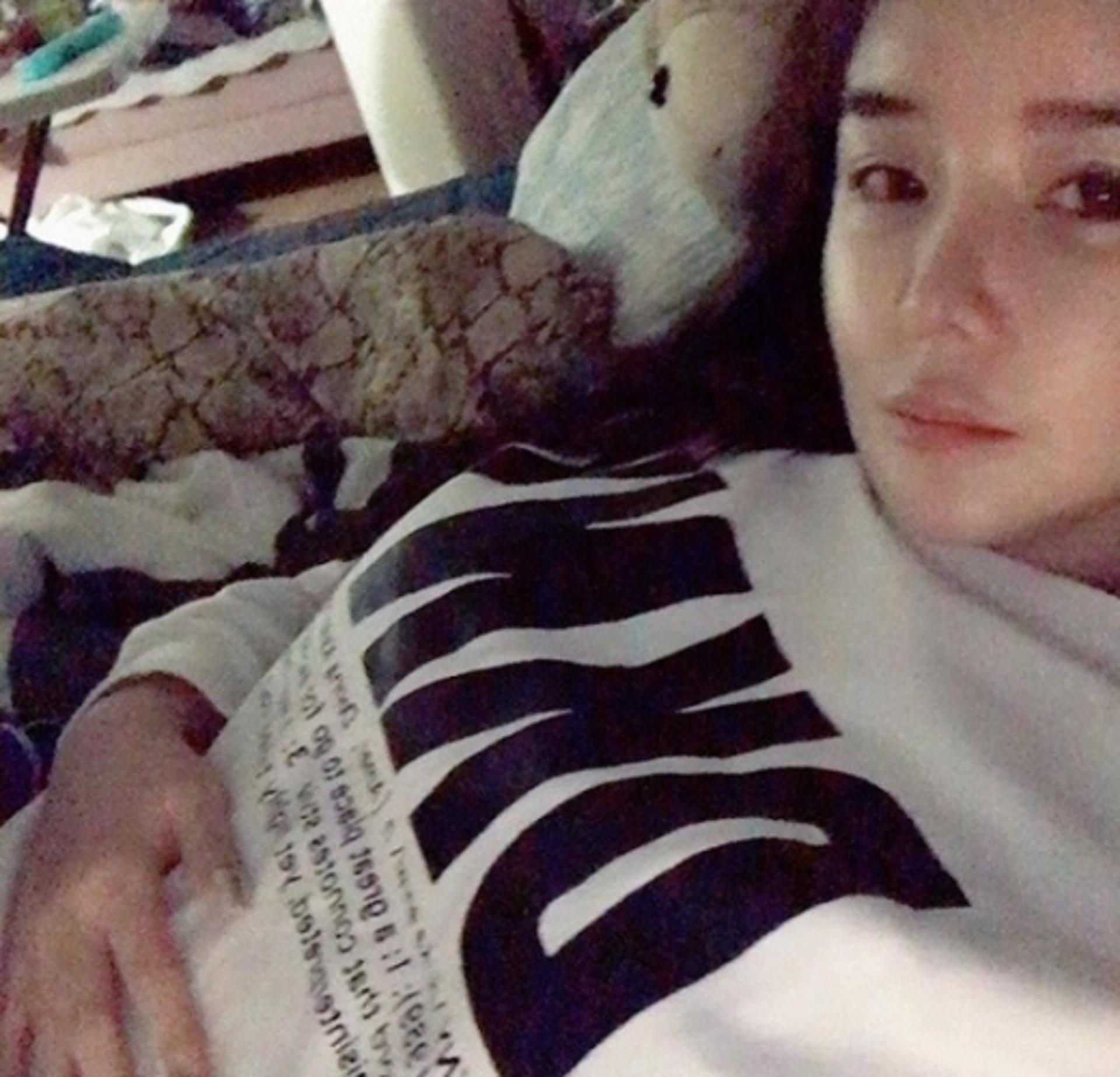 박봄 근황, 날렵해진 턱선+꿀 피부 여전한 미모… "굿 나잇"