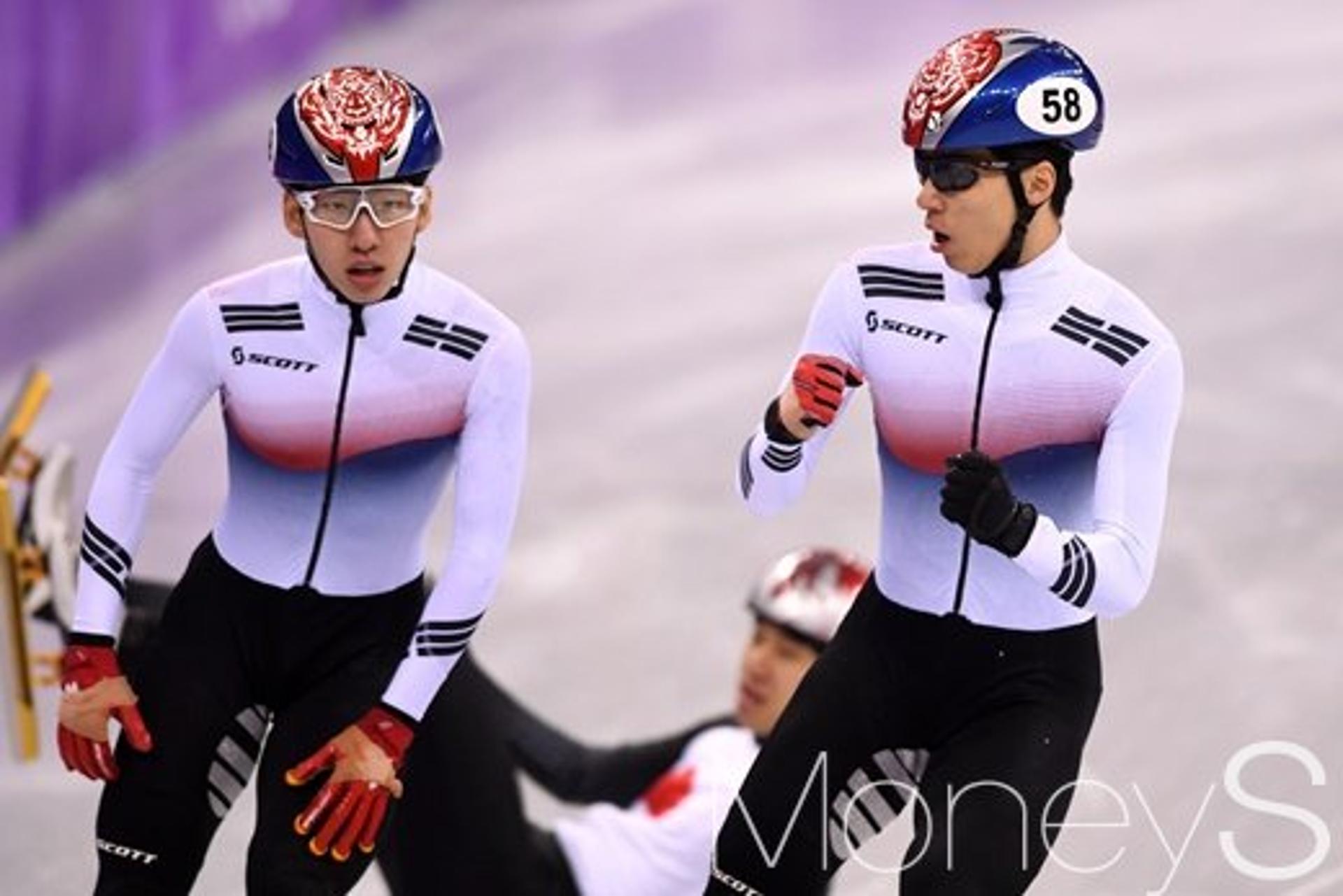 [남자 쇼트트랙 500m] 황대헌-임효준,은·동메달 차지 (속보)