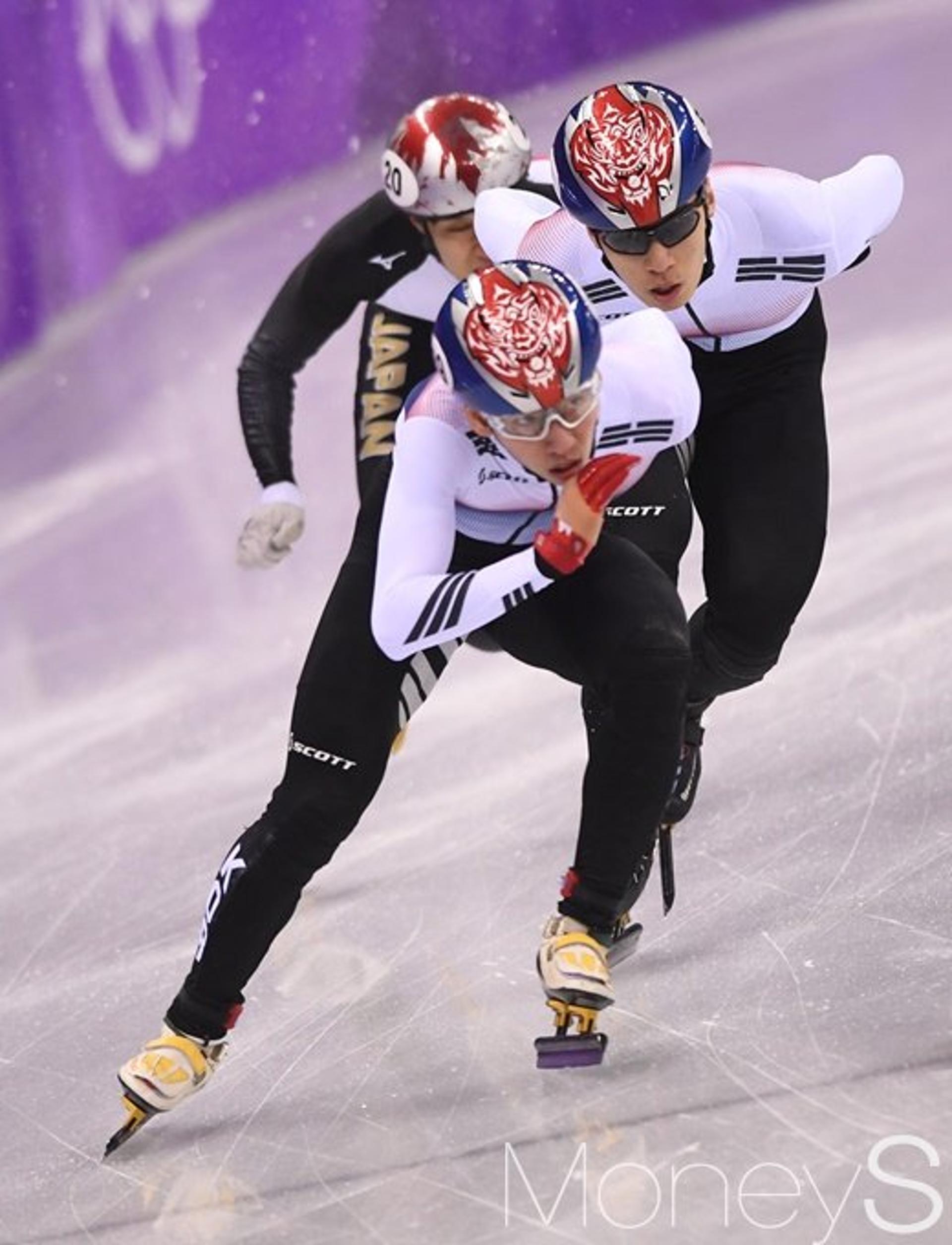 남자 쇼트트랙 500m, 황대헌·임효준 은·동메달 획득… 중국 우다징에 밀려