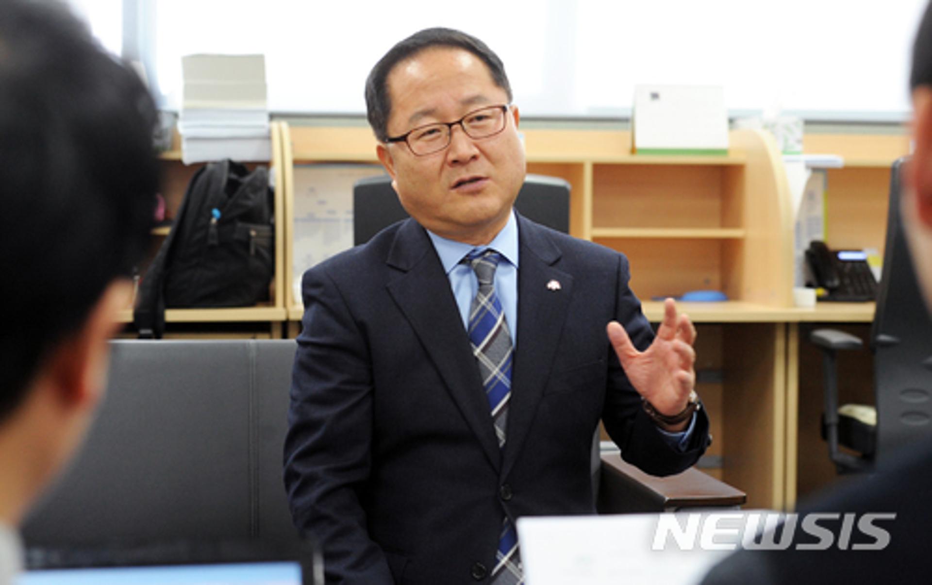 [안희정 성폭행 의혹 브리핑] 남궁영 "추가피해 알지 못하고 추가 발생한다면 엄정 대처"(속보)