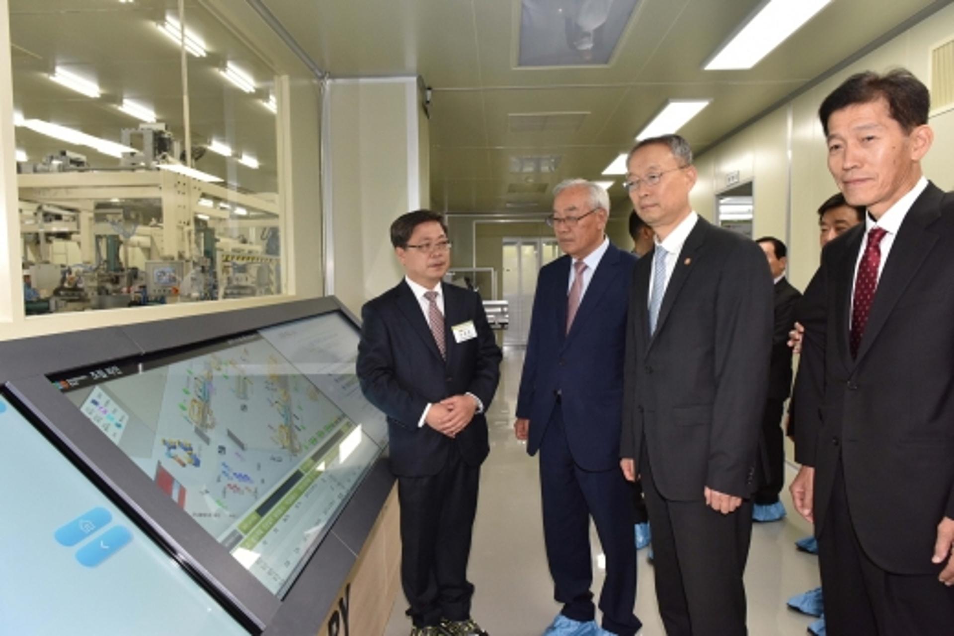 2022년까지 스마트공장 2만곳·일자리 7만5000개 만든다