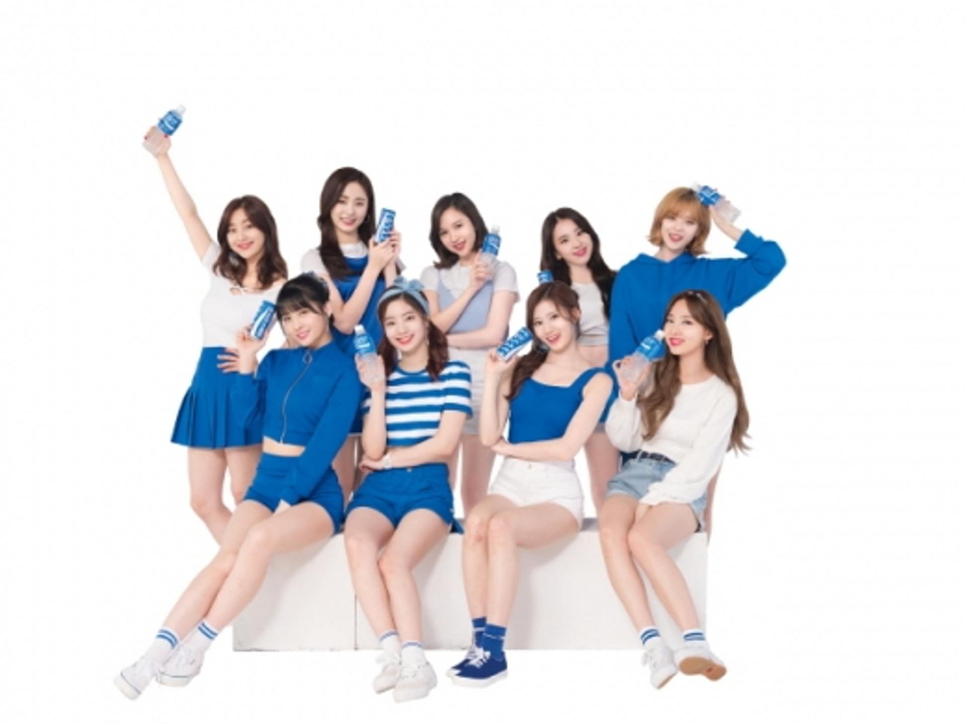 트와이스, 2년 연속 '포카리걸'… 9인9색 매력 기대