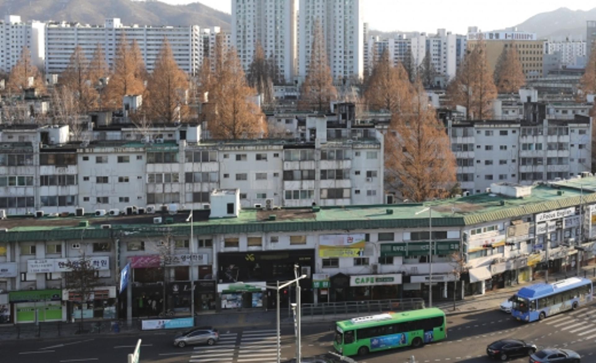 [재건축 어디로] ③흑역사 키우는 '깜깜이 조합'