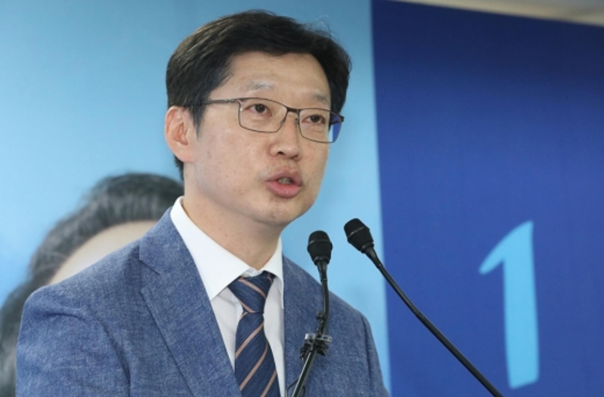 [김경수 의원 경찰 출석] "특검 등 조사에 당당히 임할 것"(속보)