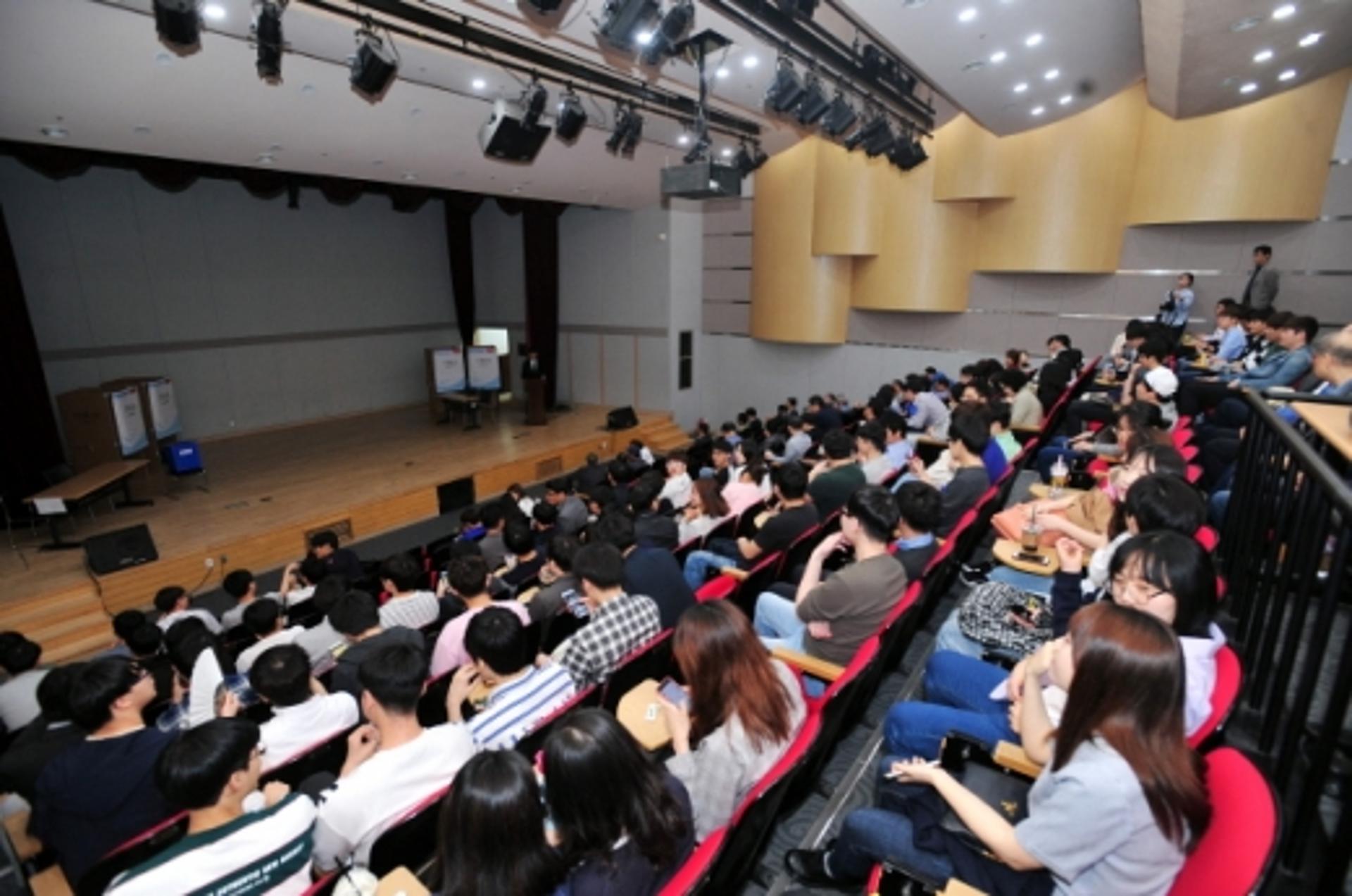 프로기사회, '성폭행 의혹' 김성룡 9단 제명