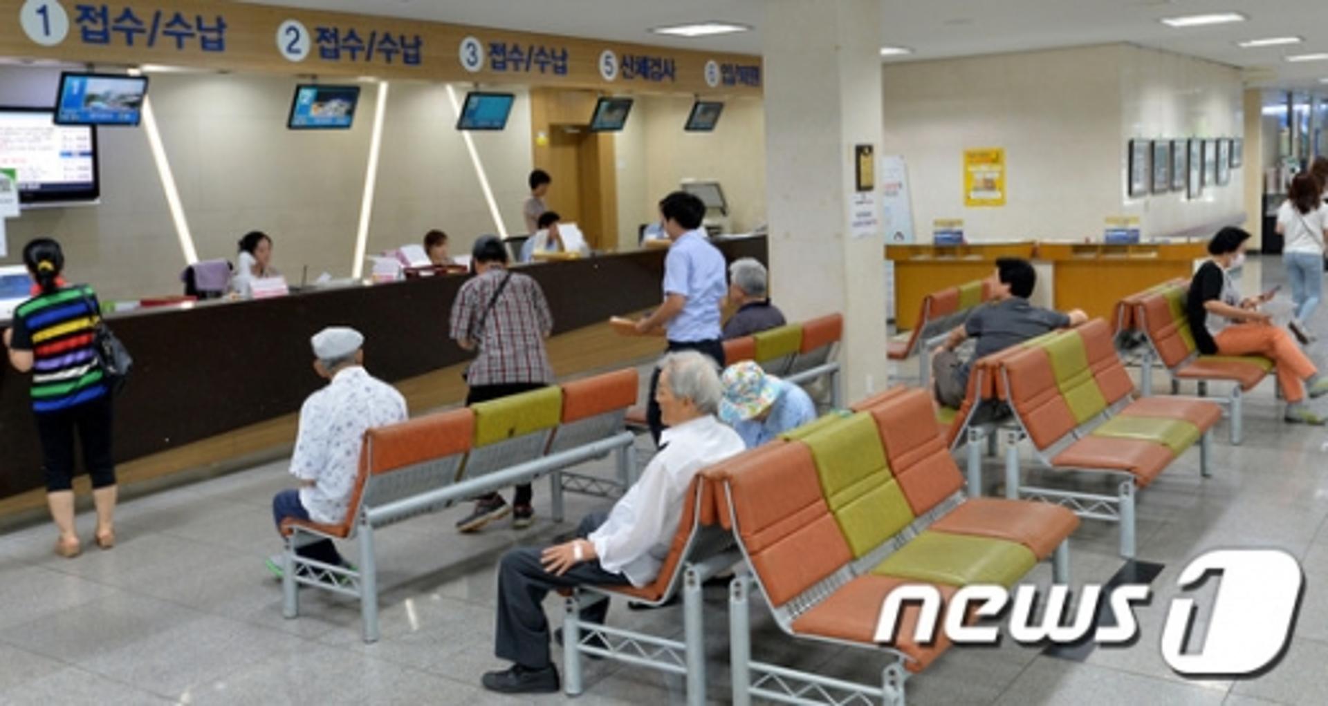 내년 건강보험료 얼마나 오를까… 다음주 수가협상 시작