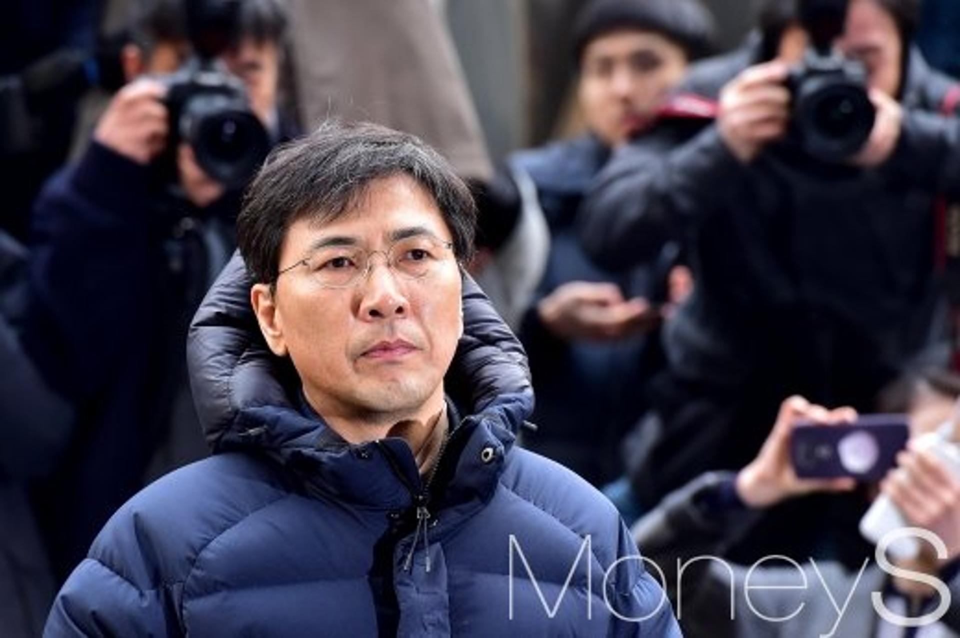 '성폭행 혐의' 안희정 재판, 다음달 15일 열려