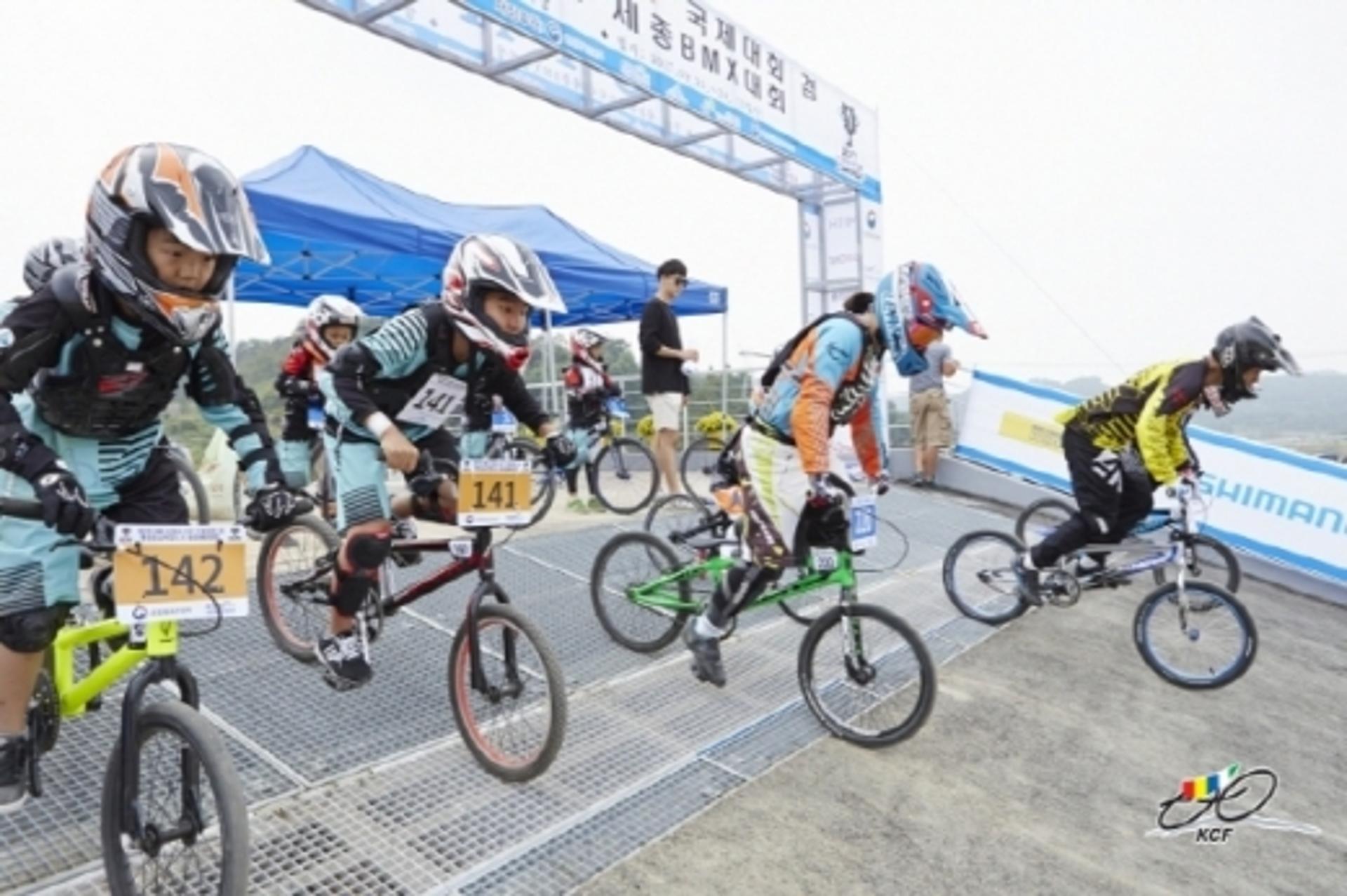 '올림픽 꿈' 난다… 전국BMX대회 '팡파르'