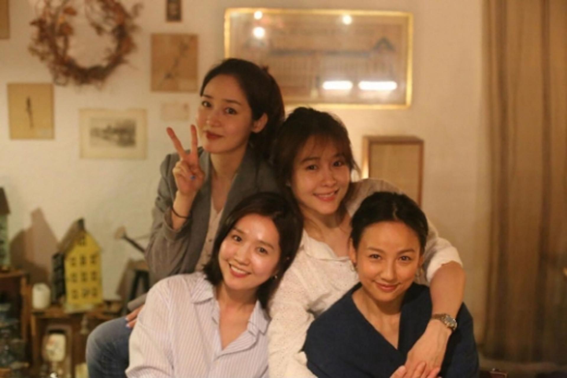 핑클, 이효리·이진·옥주현·성유리 뭉쳤다… "데뷔 20주년 기념"
