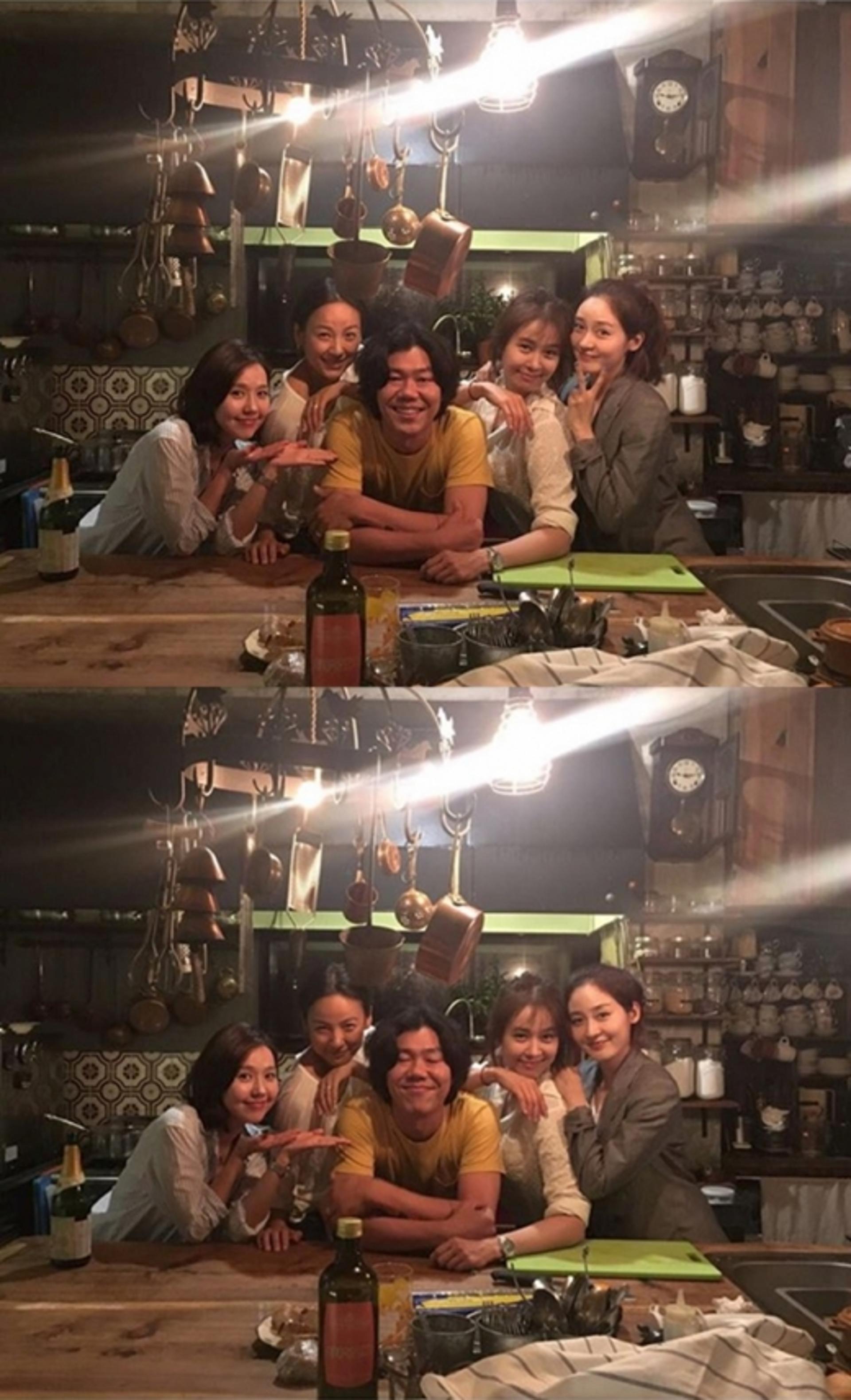 이상순, 핑클 4인방 완전체 속 '꽃미소'