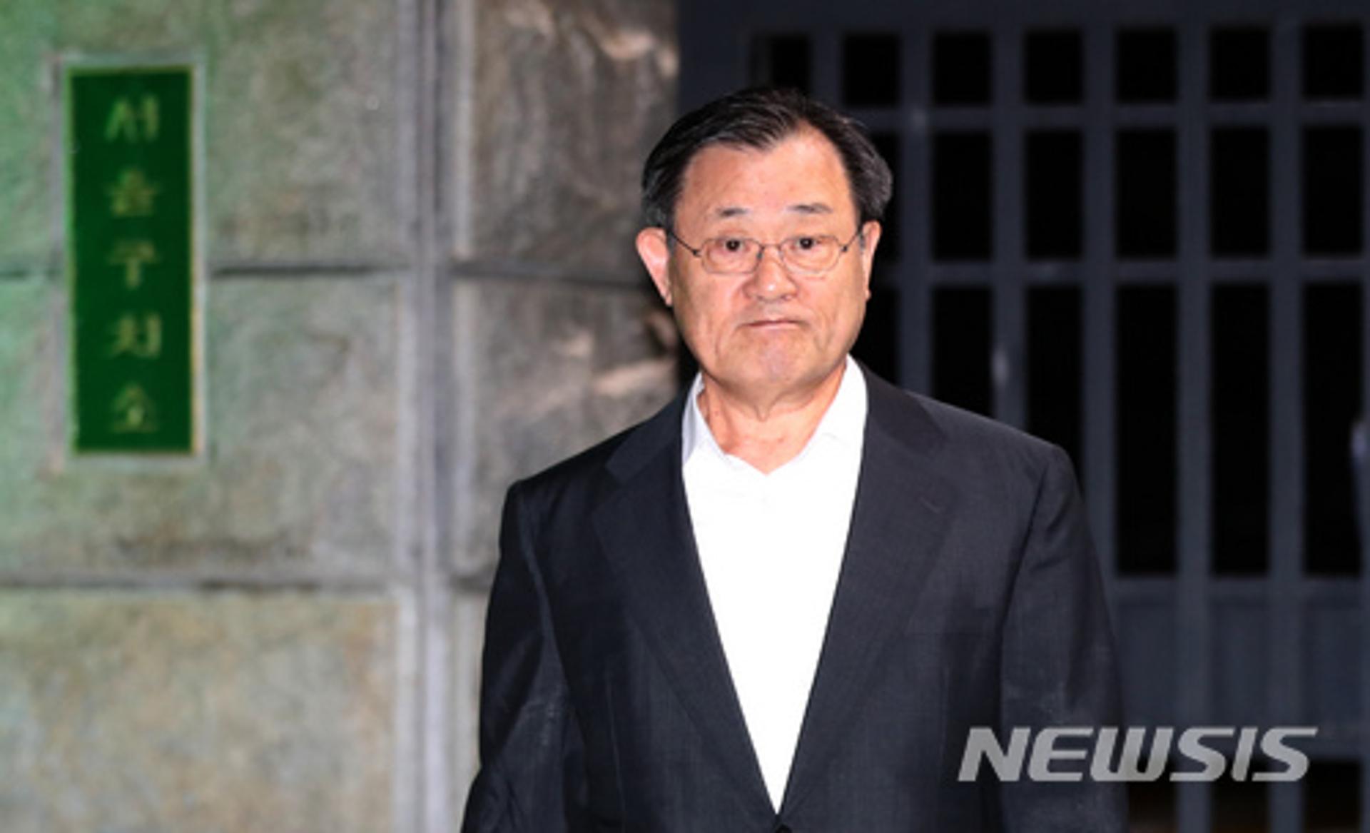 '국정원 특활비 상납' 이병기 전 국정원장, 구속 6개월 만기석방