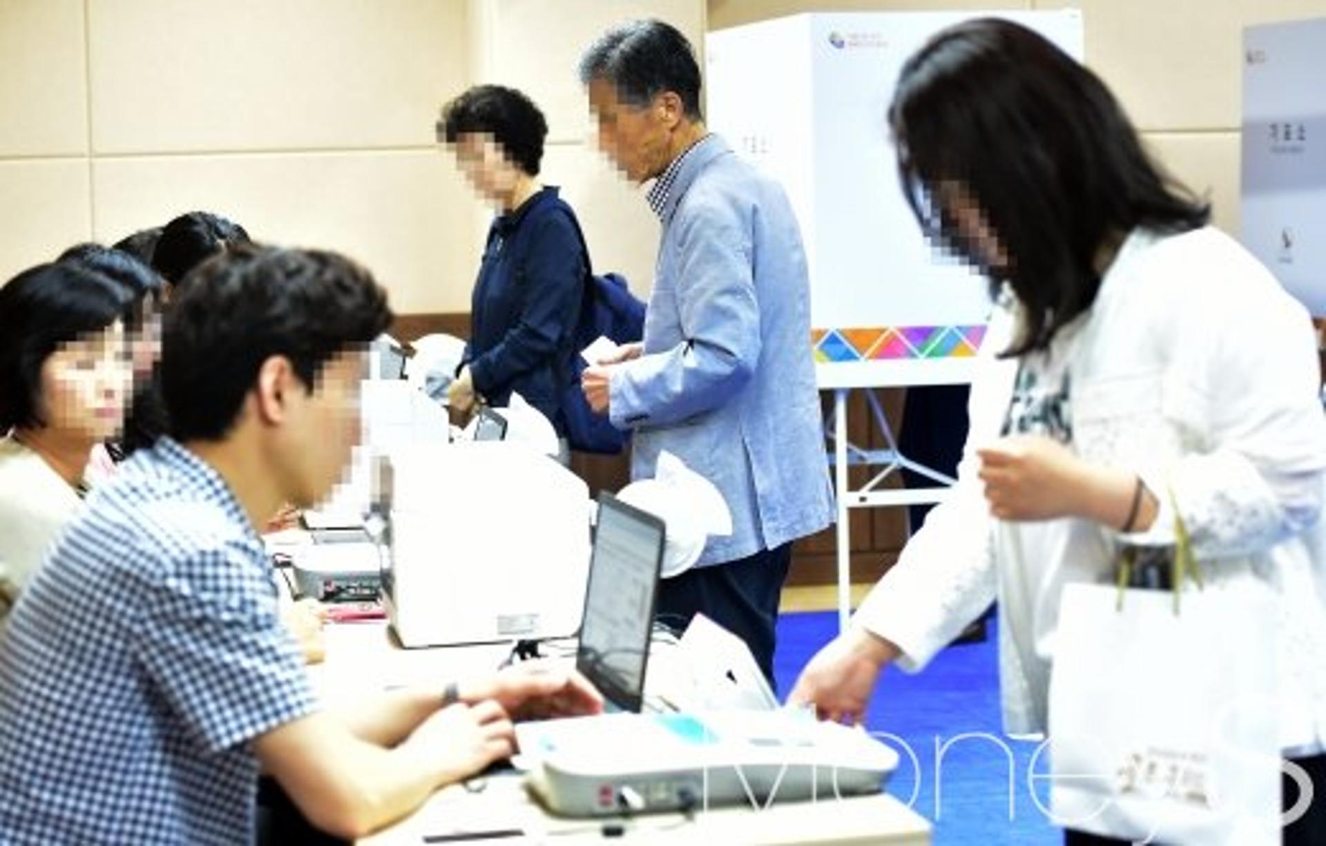 [6.13 지방선거] 사전투표율, 오전 11시 현재 2.92%… 125만명 참여