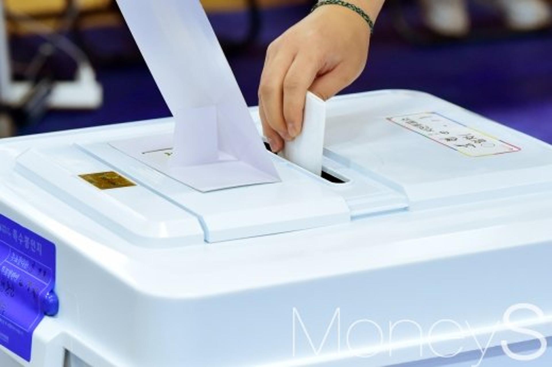 [6.13 지방선거] 사전투표율, 오후 3시 현재 6.26%… 268만명 참여