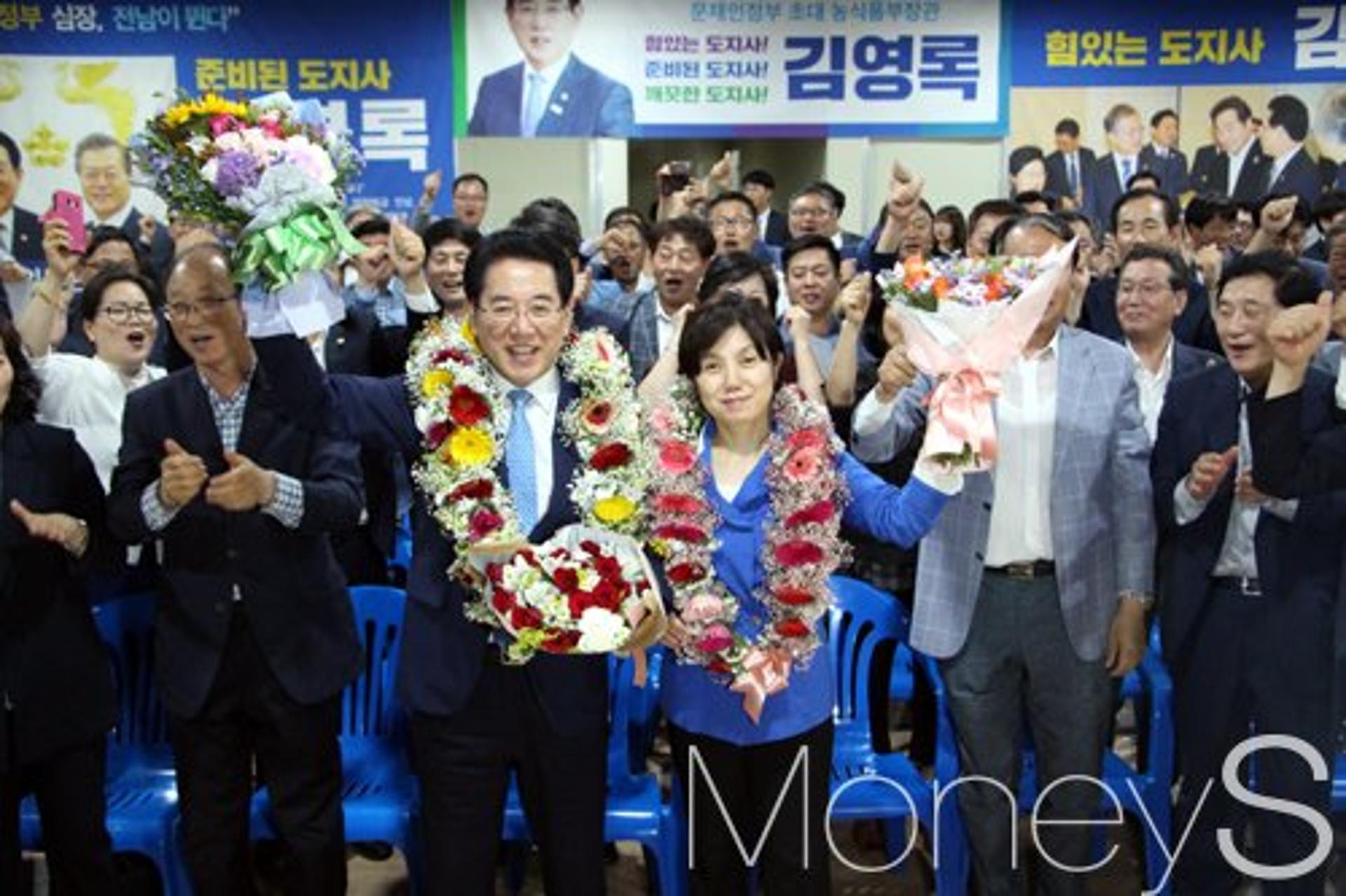 전남도청에 푸른깃발 꽂은 김영록 "끊임없이 소통하겠다"