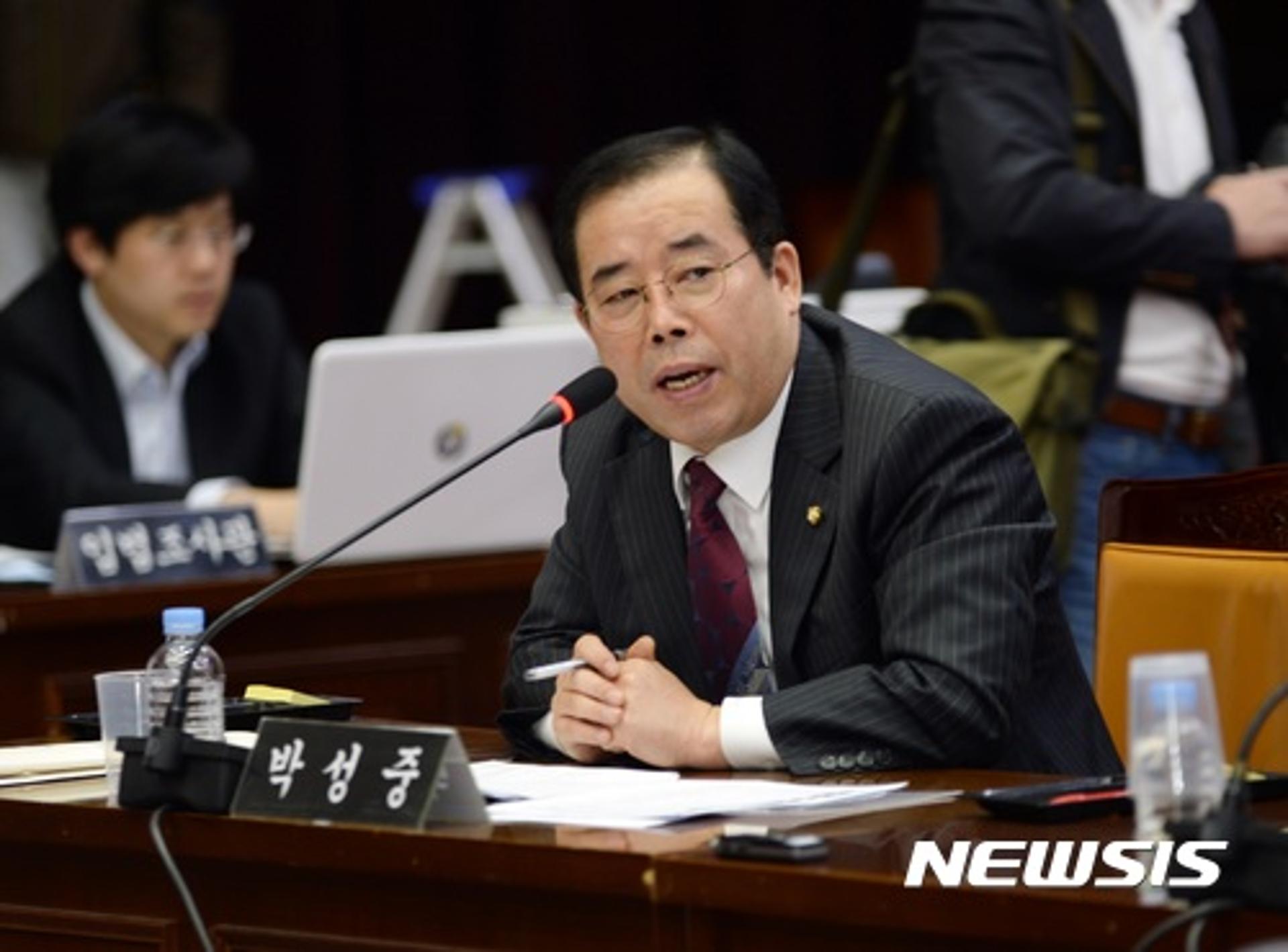 한국당 메모 논란, '목을 친다'에 대한 박성중의 해명은?