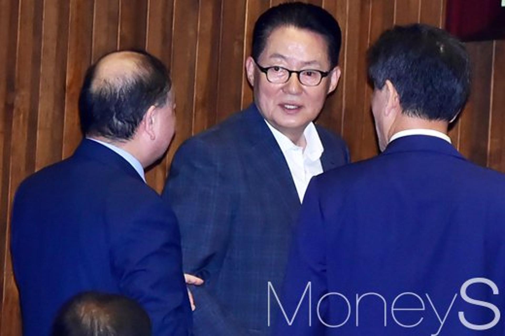 박지원 "서청원 탈당, 잘했지만 친-비박 뭉치진 않을 것"