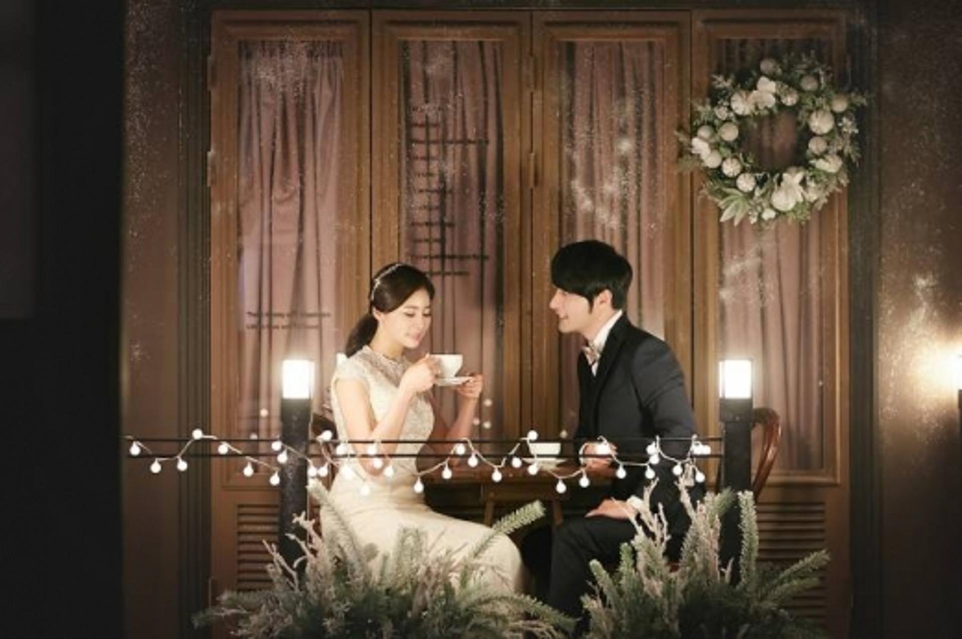 윤주만 결혼, 7년 열애 끝 백년가약… "기다려준 신부, 고마워"