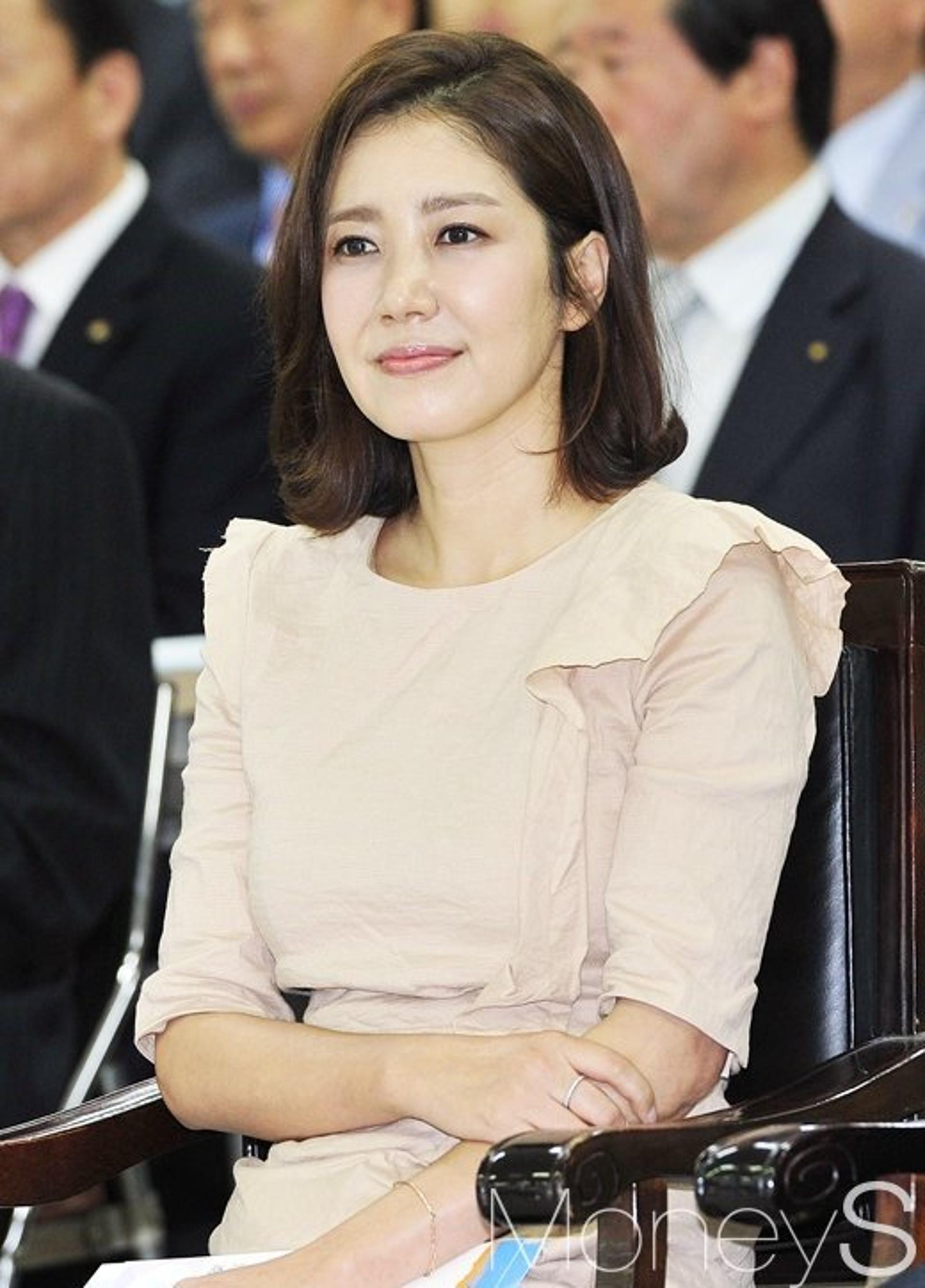 유호정, '미우새' 스페셜MC 출격… 3년만에 방송 나들이