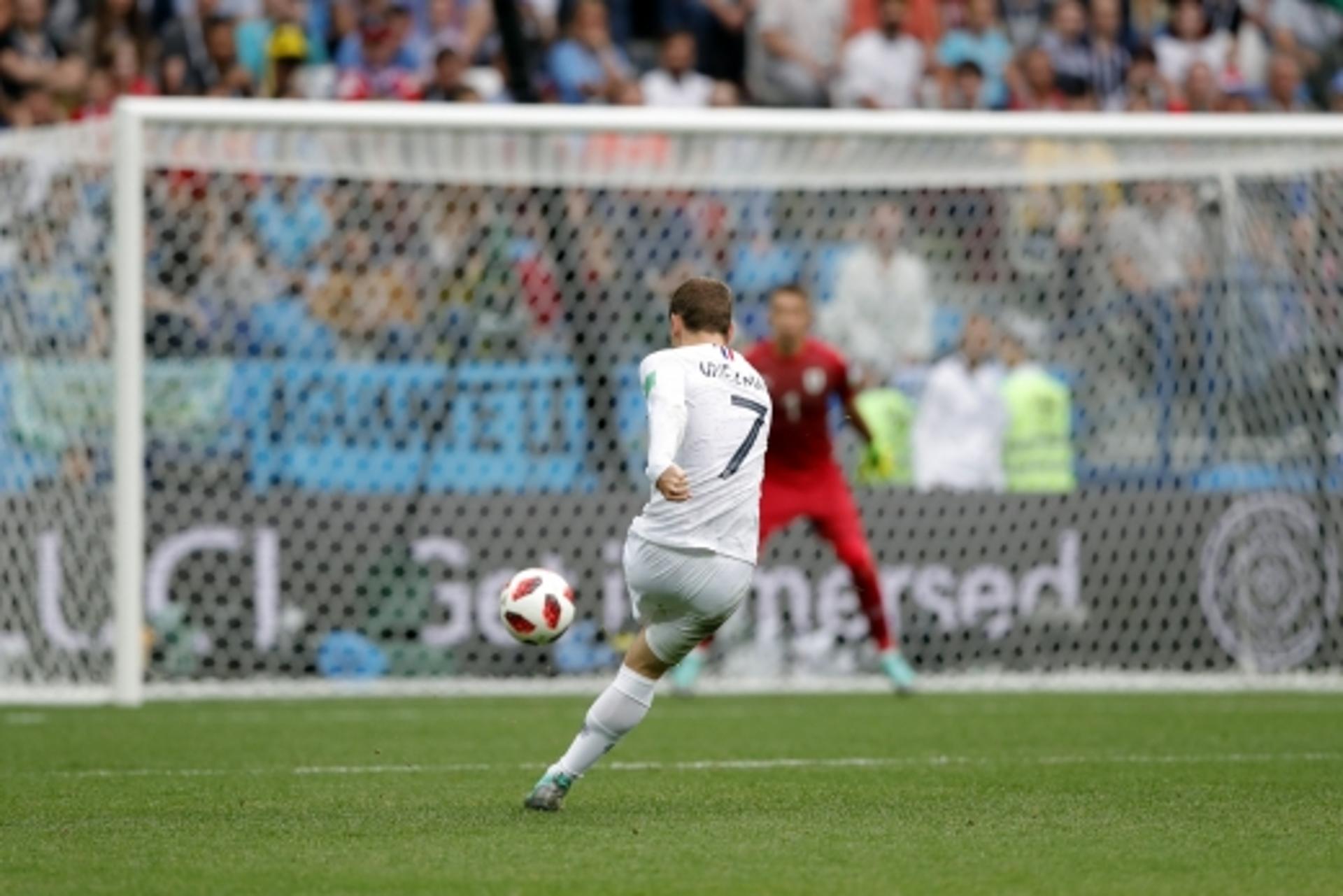 '아트사커' 12년 만에 4강… '그리즈만 골' 프랑스, 우루과이에 2-0