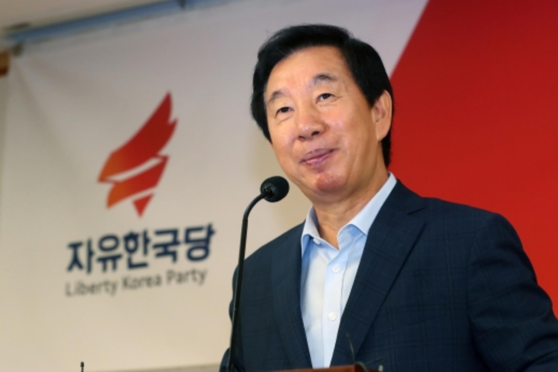 "불쾌하다"… 'D-1' 비대위원장 '줄' 거절에 한국당 곤혹