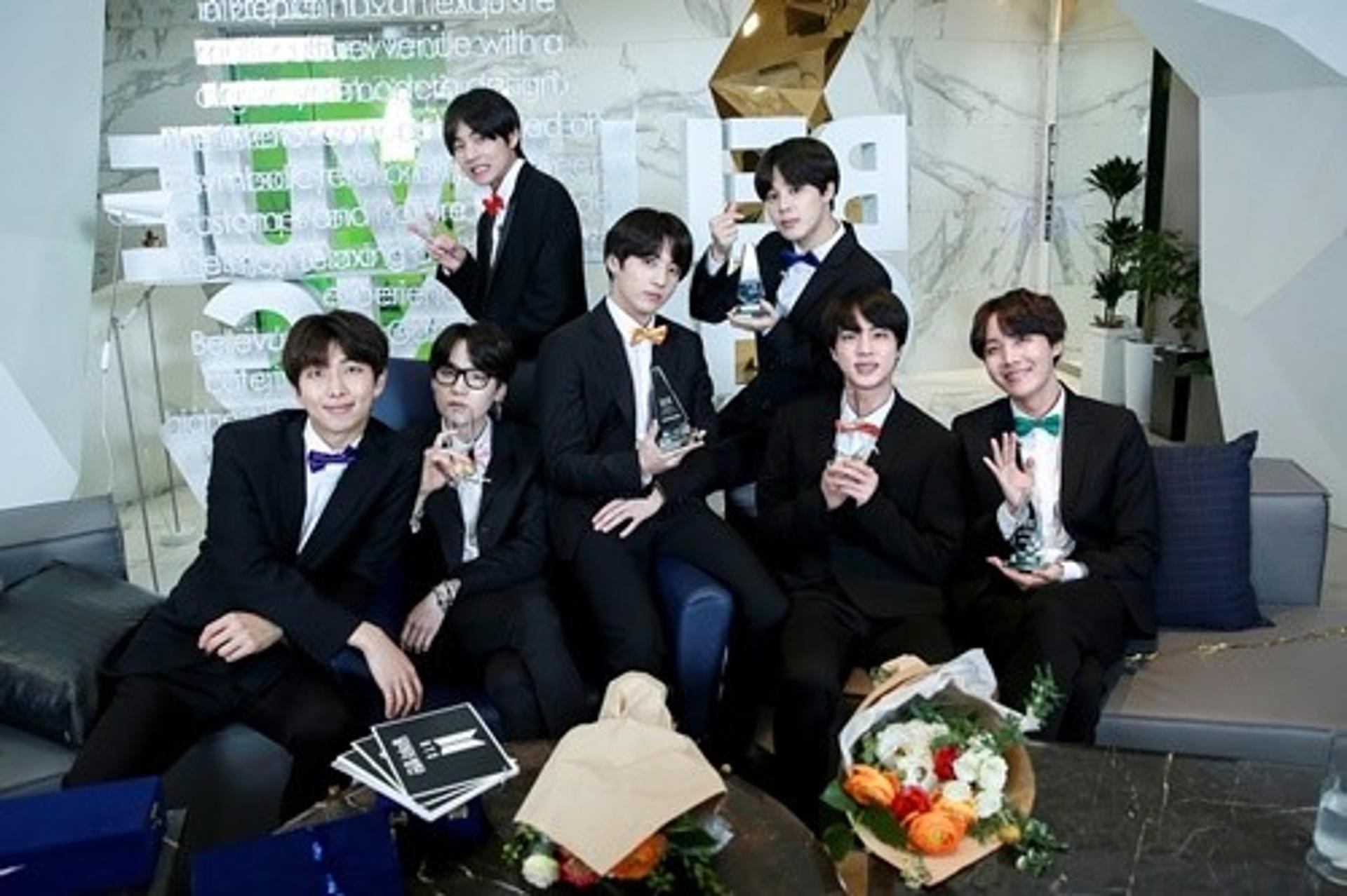방탄소년단, '달려라 방탄' TV로 본다… 11일 첫 방송