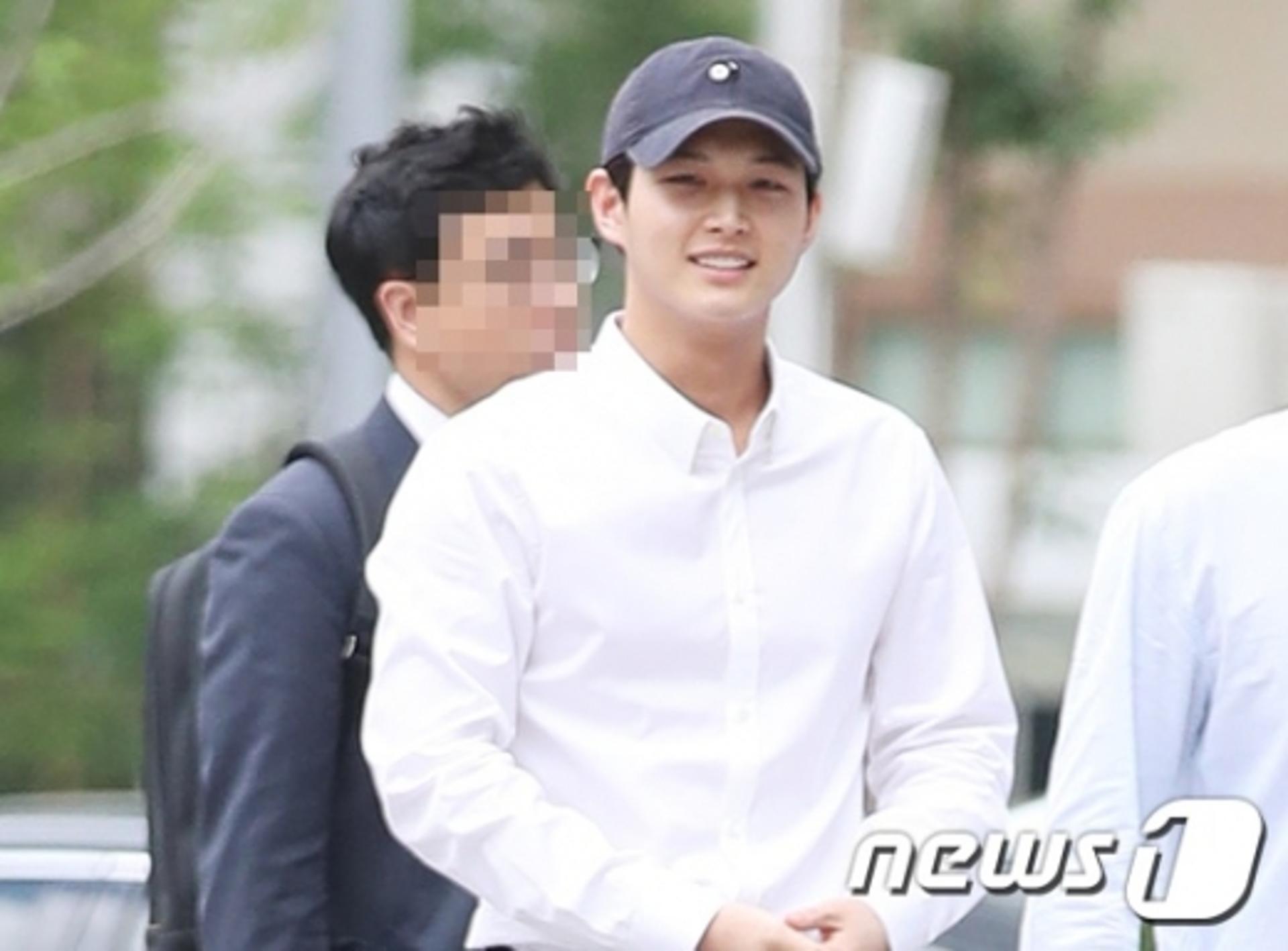 이서원 태도논란, 레이저 눈빛 이어 미소를?… 왜이러나