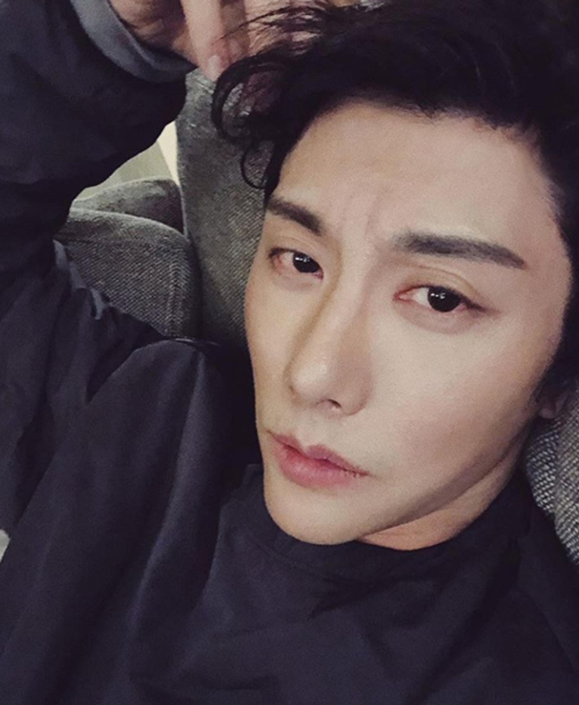 박효신 근황, 날렵해진 턱선+강렬한 눈빛… "대장 맞나요?"