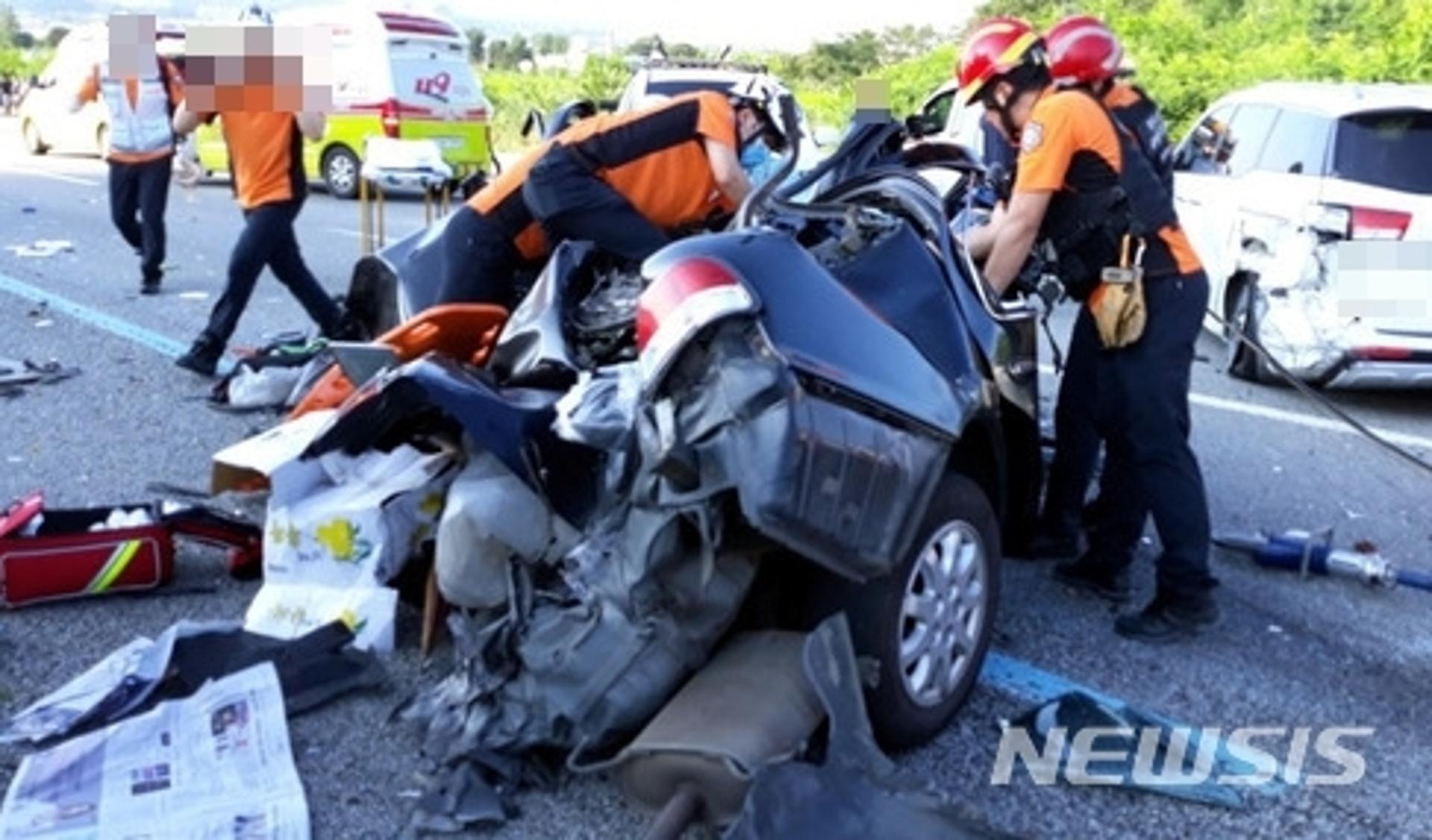 경부고속도로 사고, 차량 6대 추돌 '7명 부상'… 차선변경 하려다가