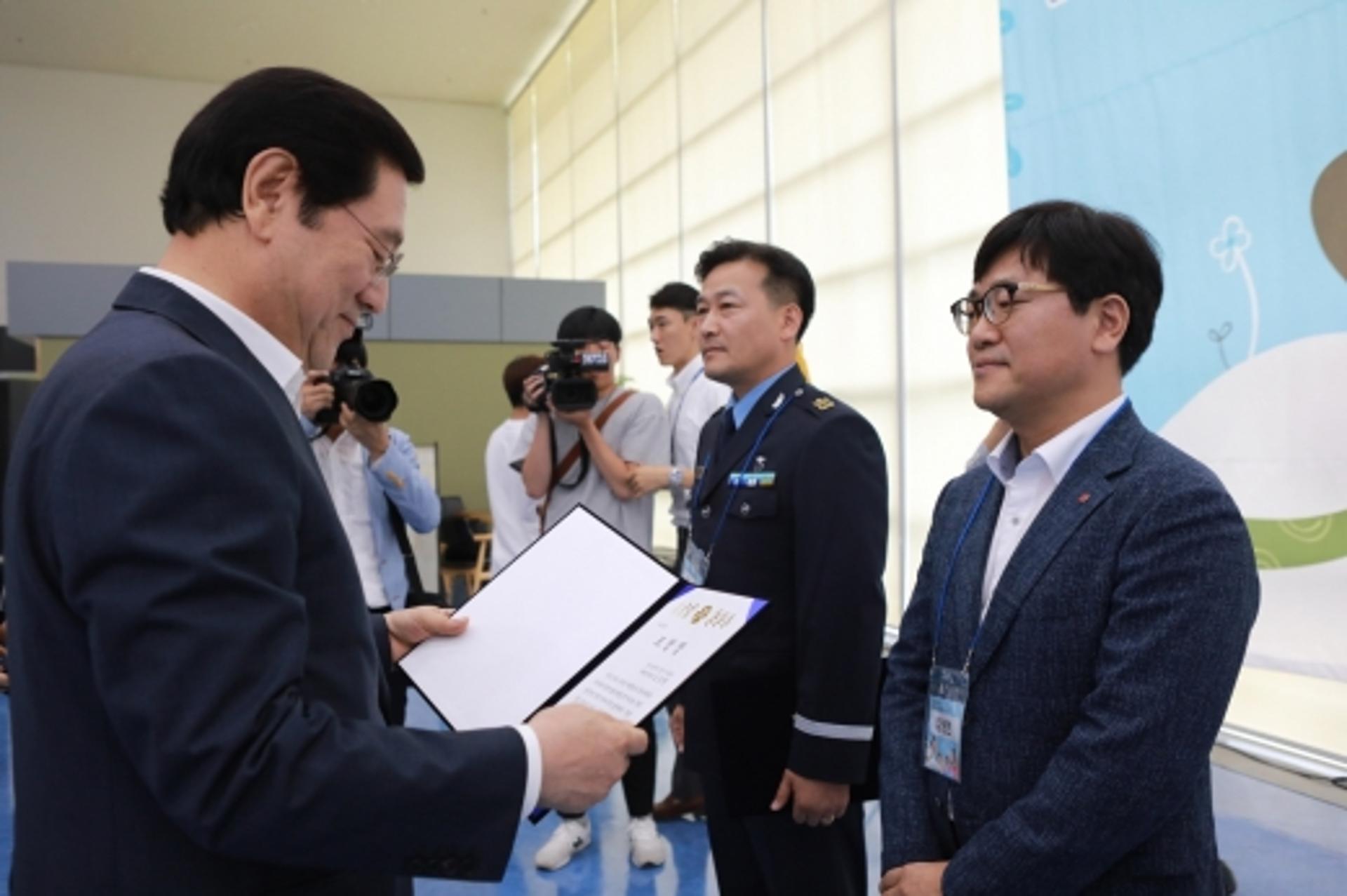 '인구의날' 표창 롯데백광주영업부문, '생애 주기별 복지제도' 주목