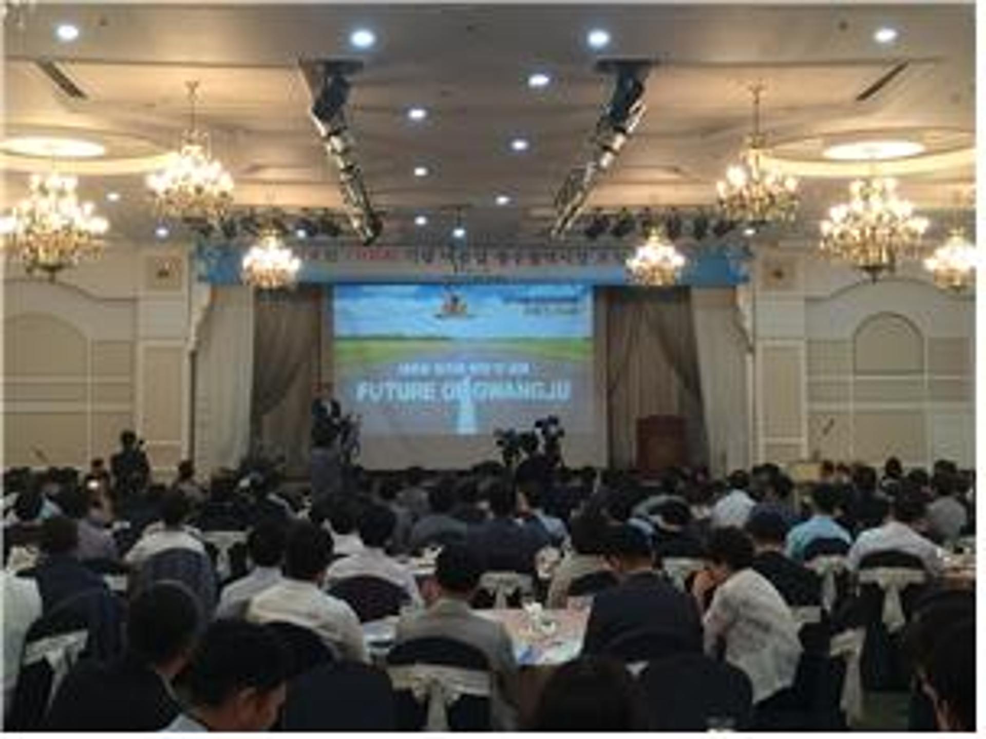 광주경총, 1400회 금요조찬포럼… 이용섭 "일자리시장 되겠다"