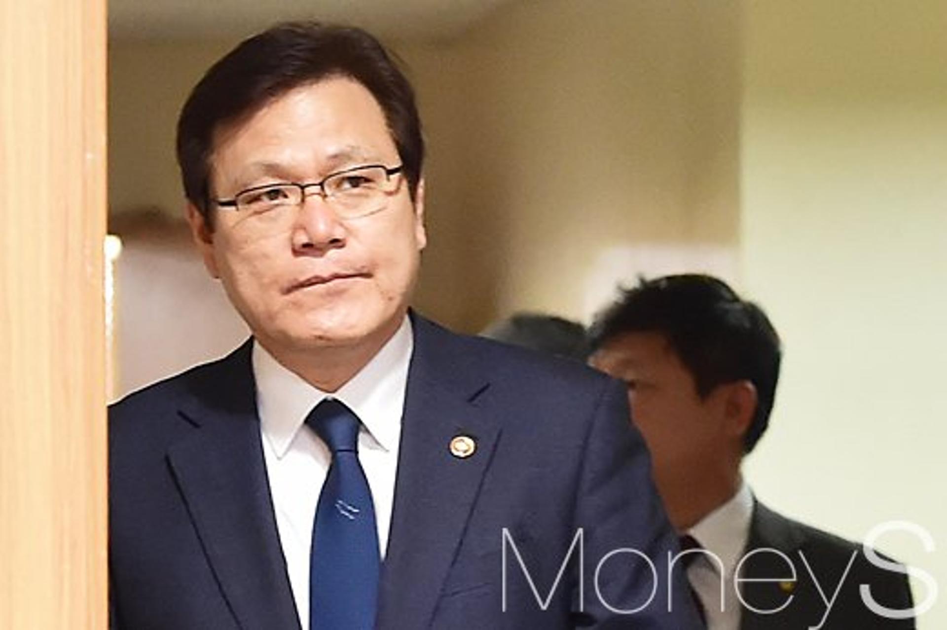 최종구 "인터넷은행 금융변화 주도… 규제 재설계해야"