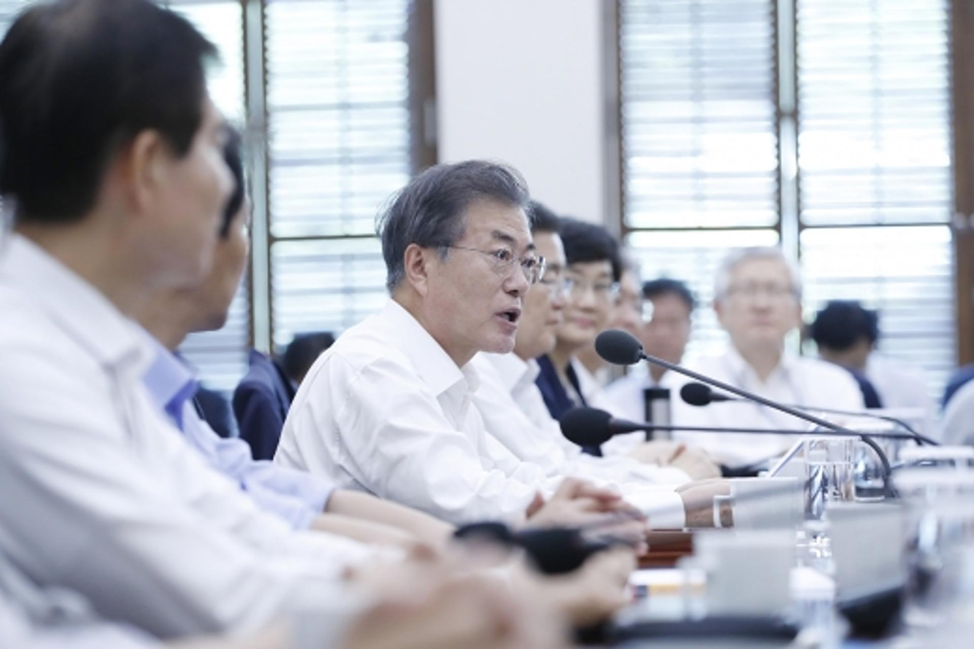 문 대통령, 라오스댐사고 정부차원 대책마련 지시