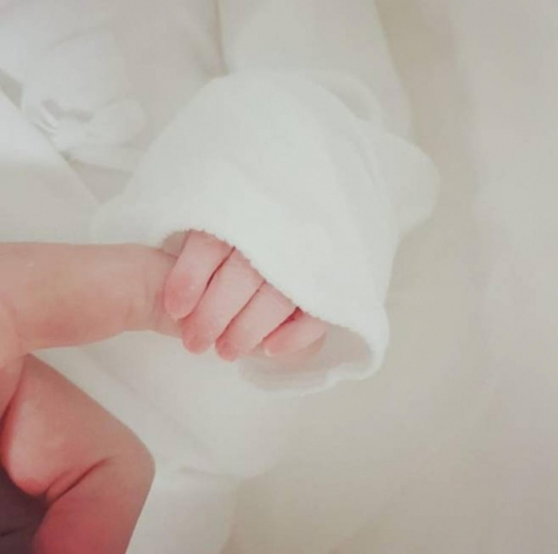 주상욱♥차예련 득녀, "말로 표현할 수 없는 감동"
