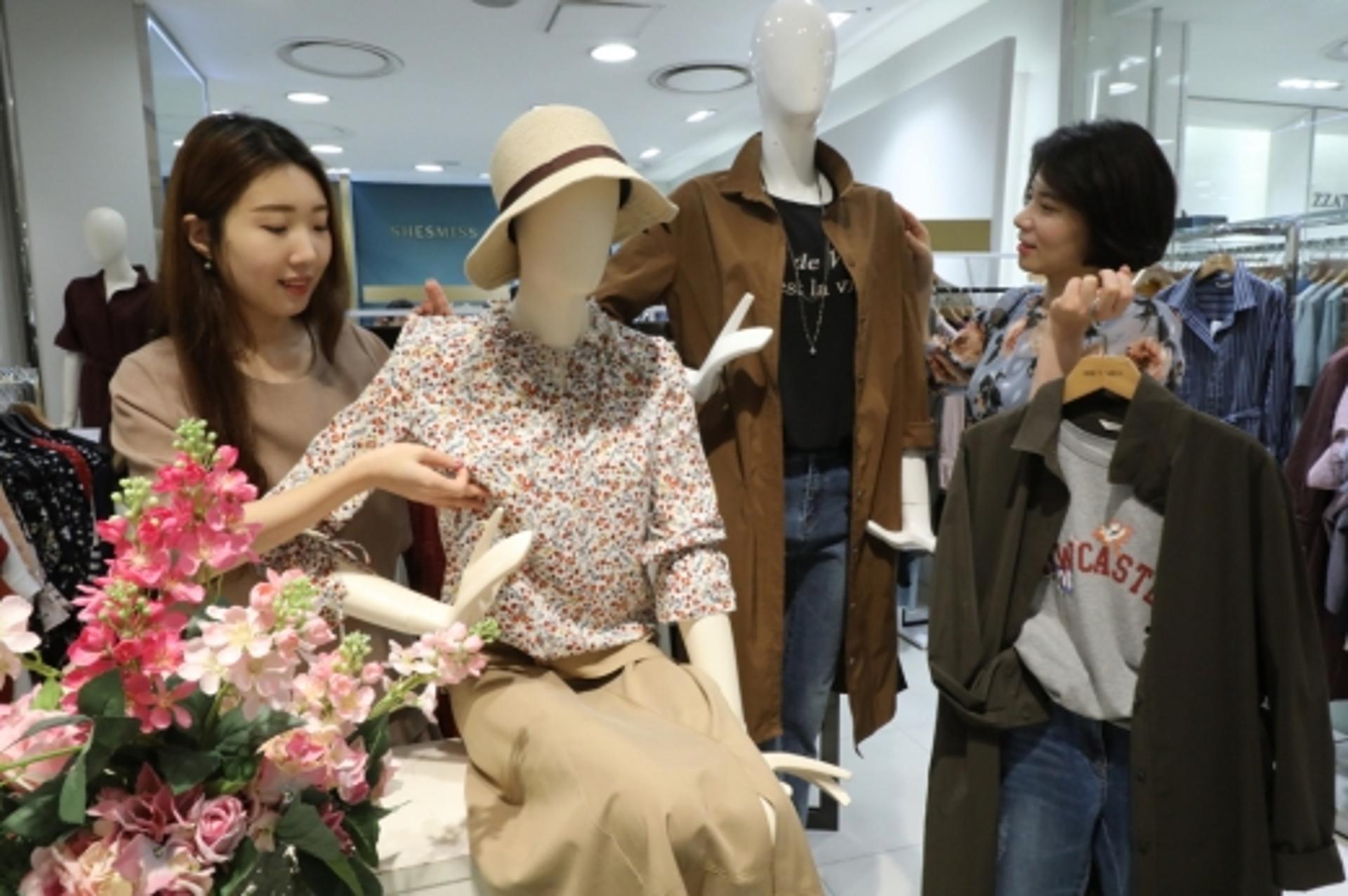이 더위에도… 광주지역 백화점은 '가을·겨울 채비'로 분주