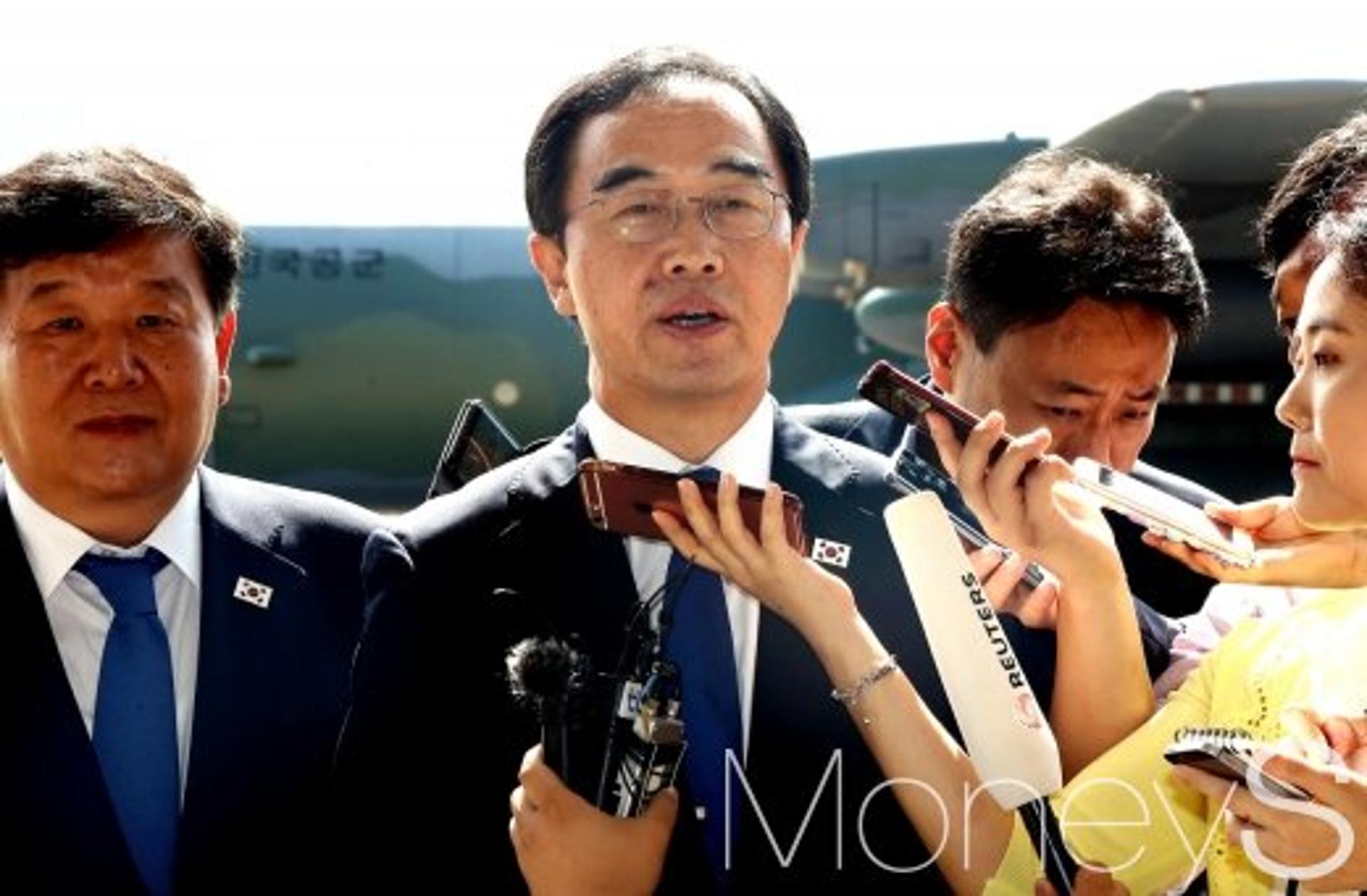 [남북고위급회담] 조명균 "3차 남북정상회담 개최 문제 논의할 것" (속보)