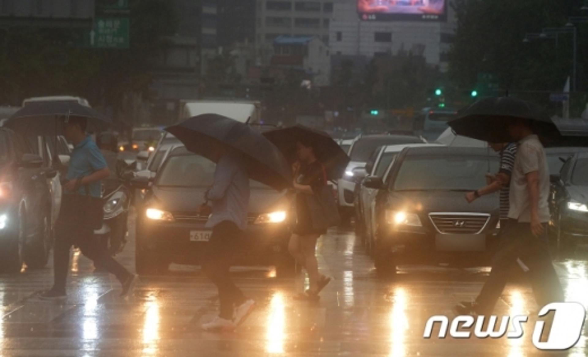 [속보] 수도권 호우특보 확대… 퇴근길 교통혼잡 우려