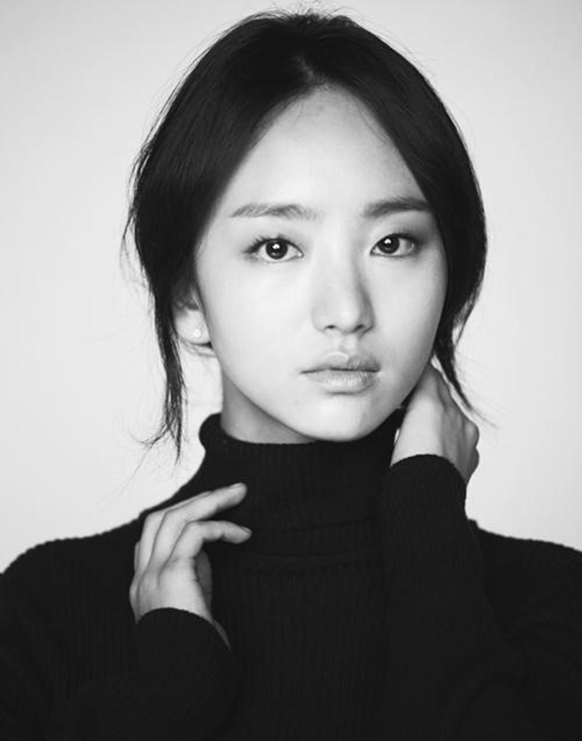 원진아, '롱 리브 더 킹' 출연확정… 김래원과 호흡