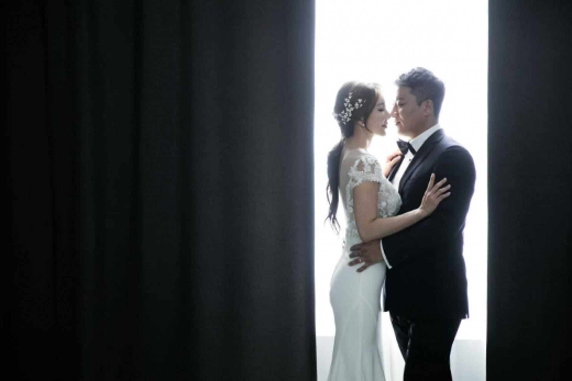 "두바이 왕자 아니에요"… 민영원 결혼, 6세 연상 사업가와 백년가약