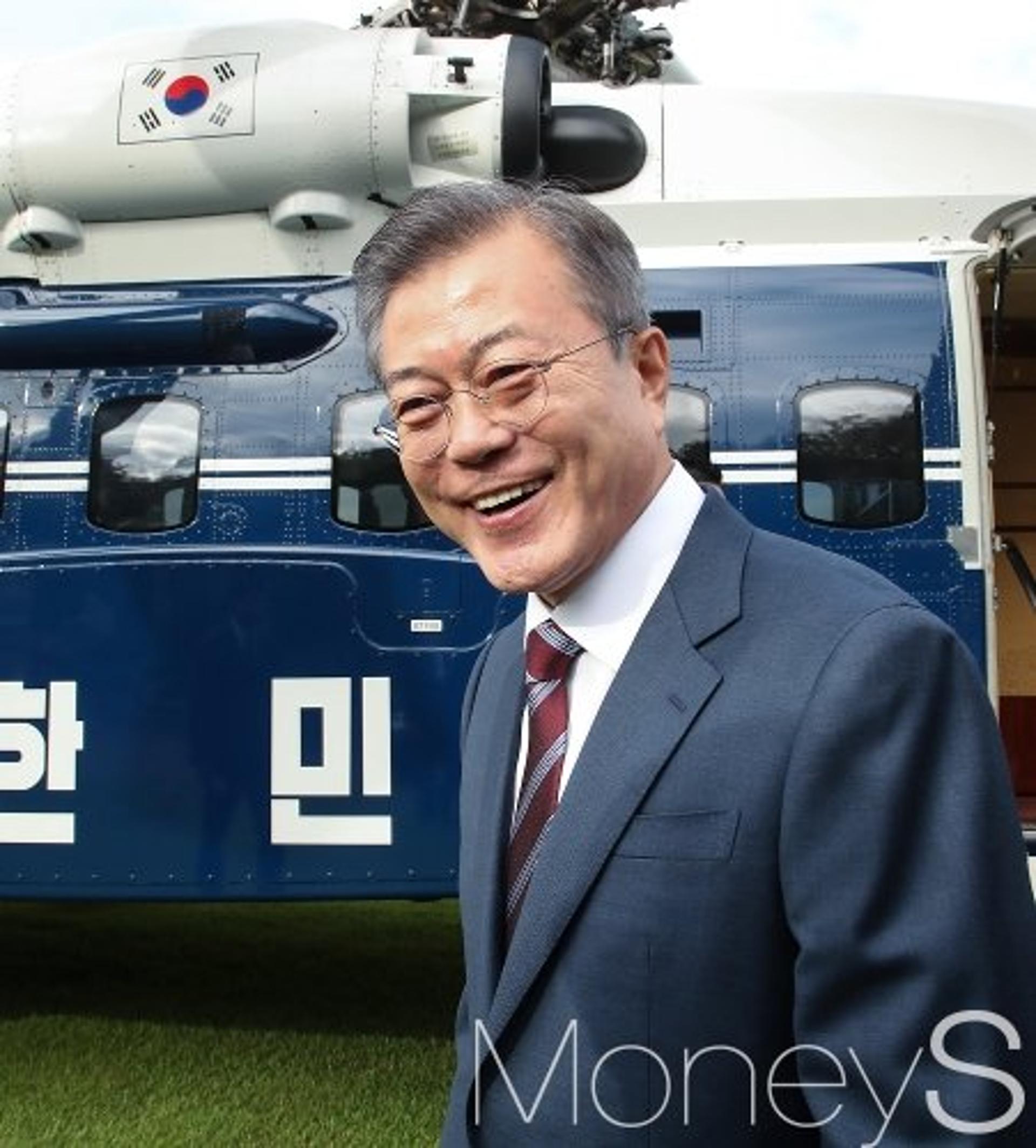 [머니S포토] 남북정상회담, 환한 웃음 짓는 문재인 대통령