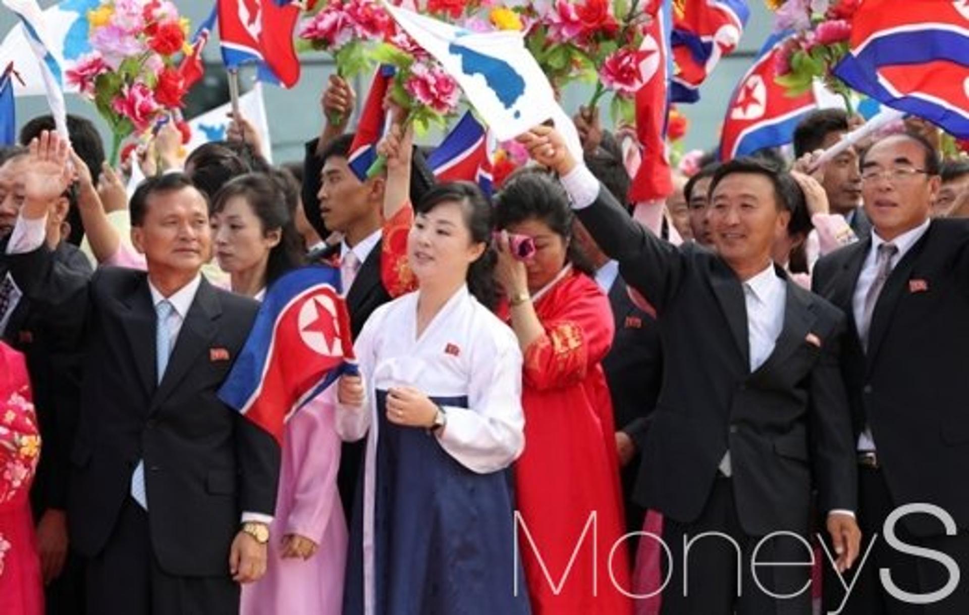 [머니S포토] 남북정상회담, 감격에 젖은 평양시민들