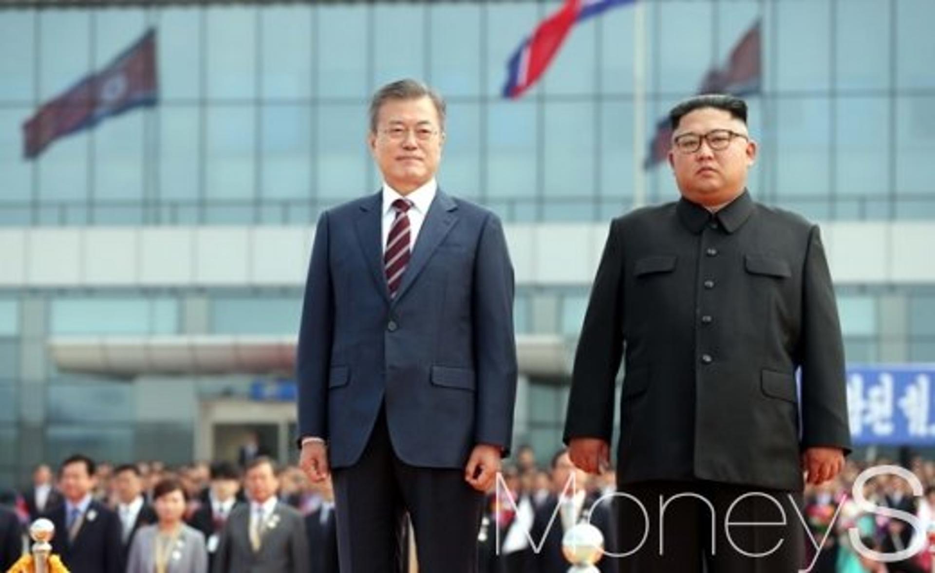 [머니S포토] 남북정상회담, 문 대통령과 김정은 위원장