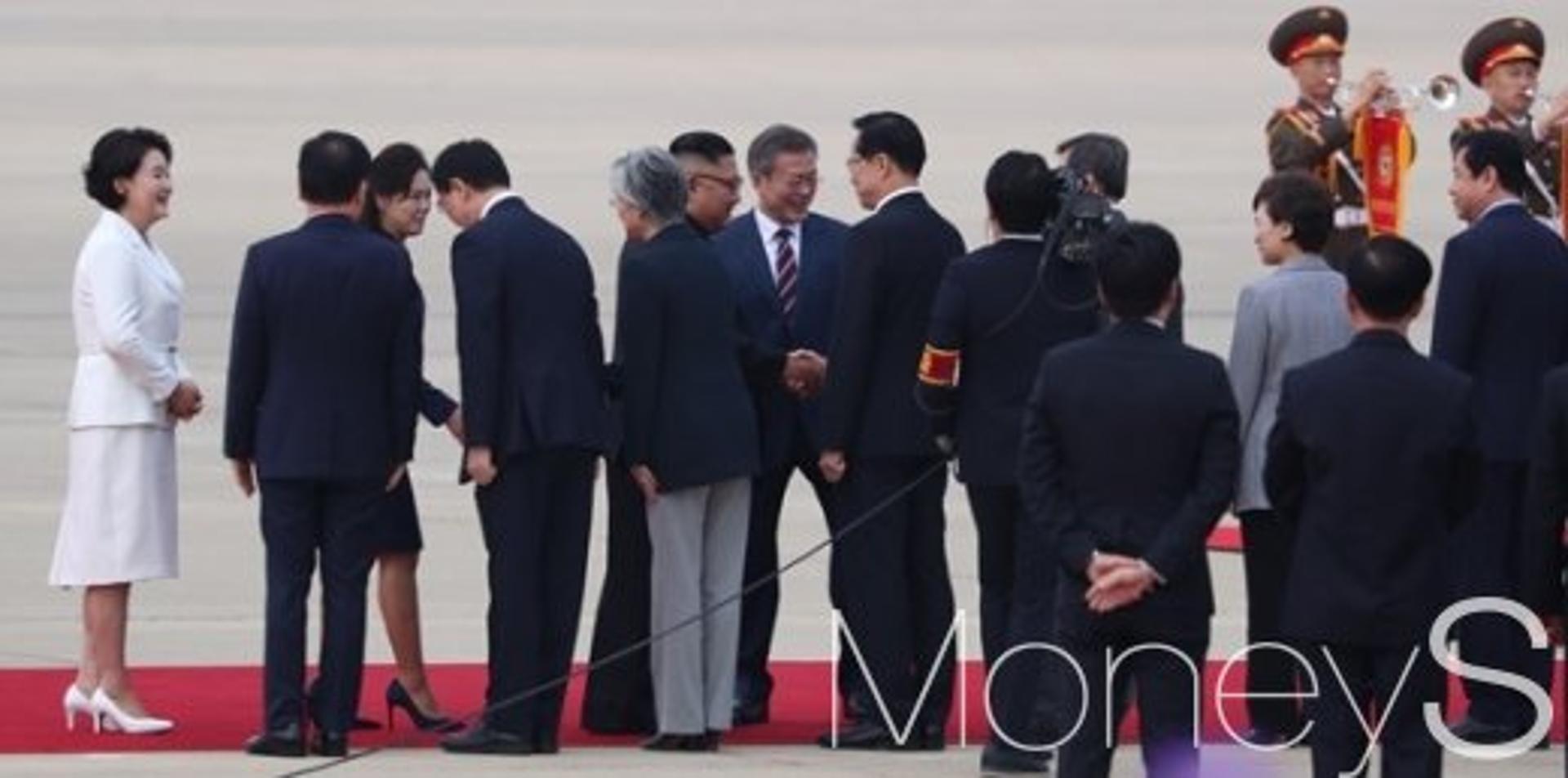 [남북정상회담] 우리 측 배석자 정의용·서훈(속보)