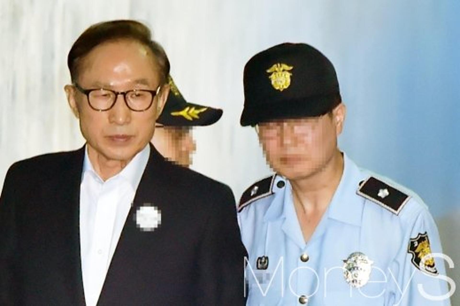 이명박 징역15년, MB측 "법원 결정 납득 어려워, 추후 항소 결정"