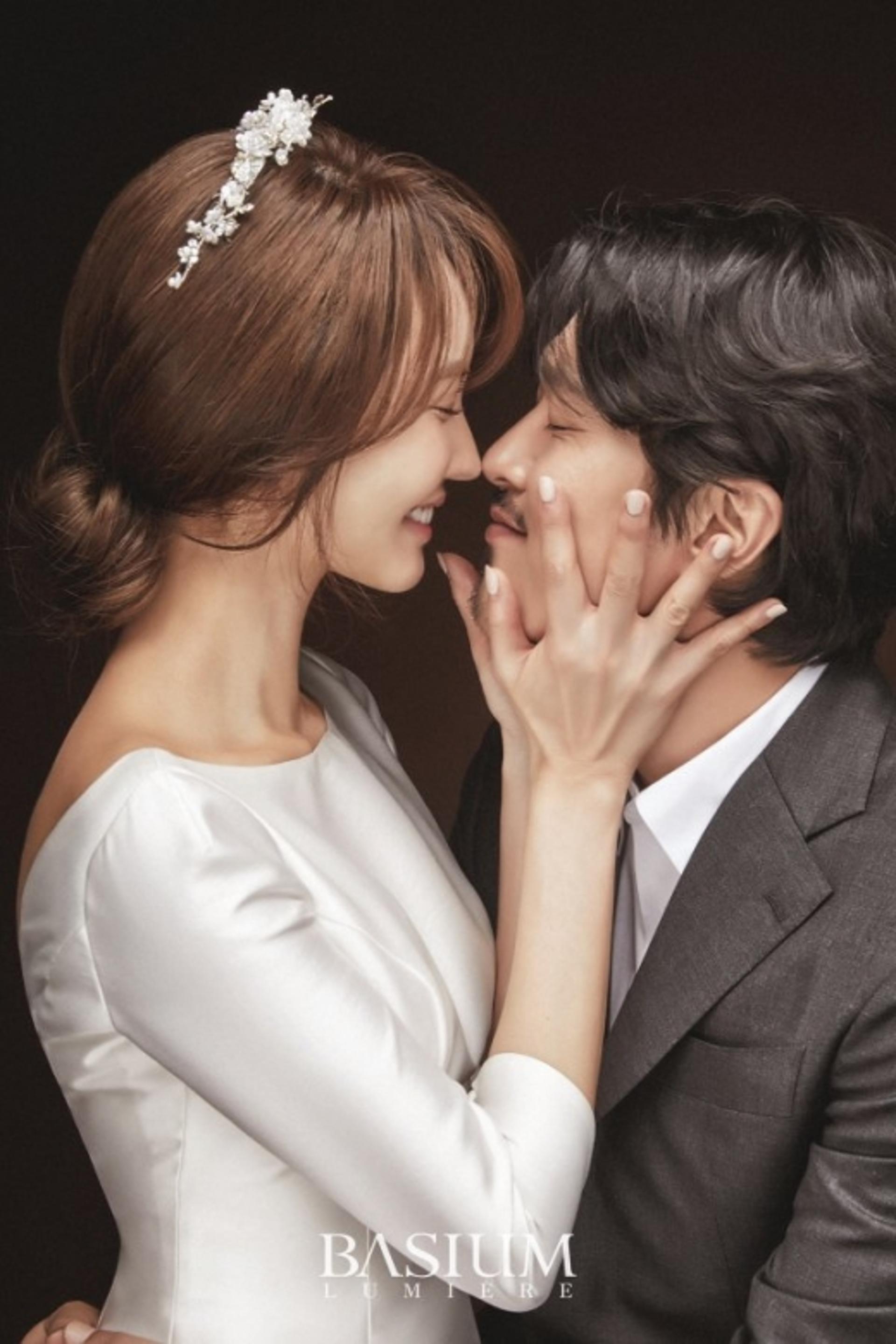 [★화보] '10월의 신부' 양미라 결혼, 예비남편은 누구?…"훈훈+달달"